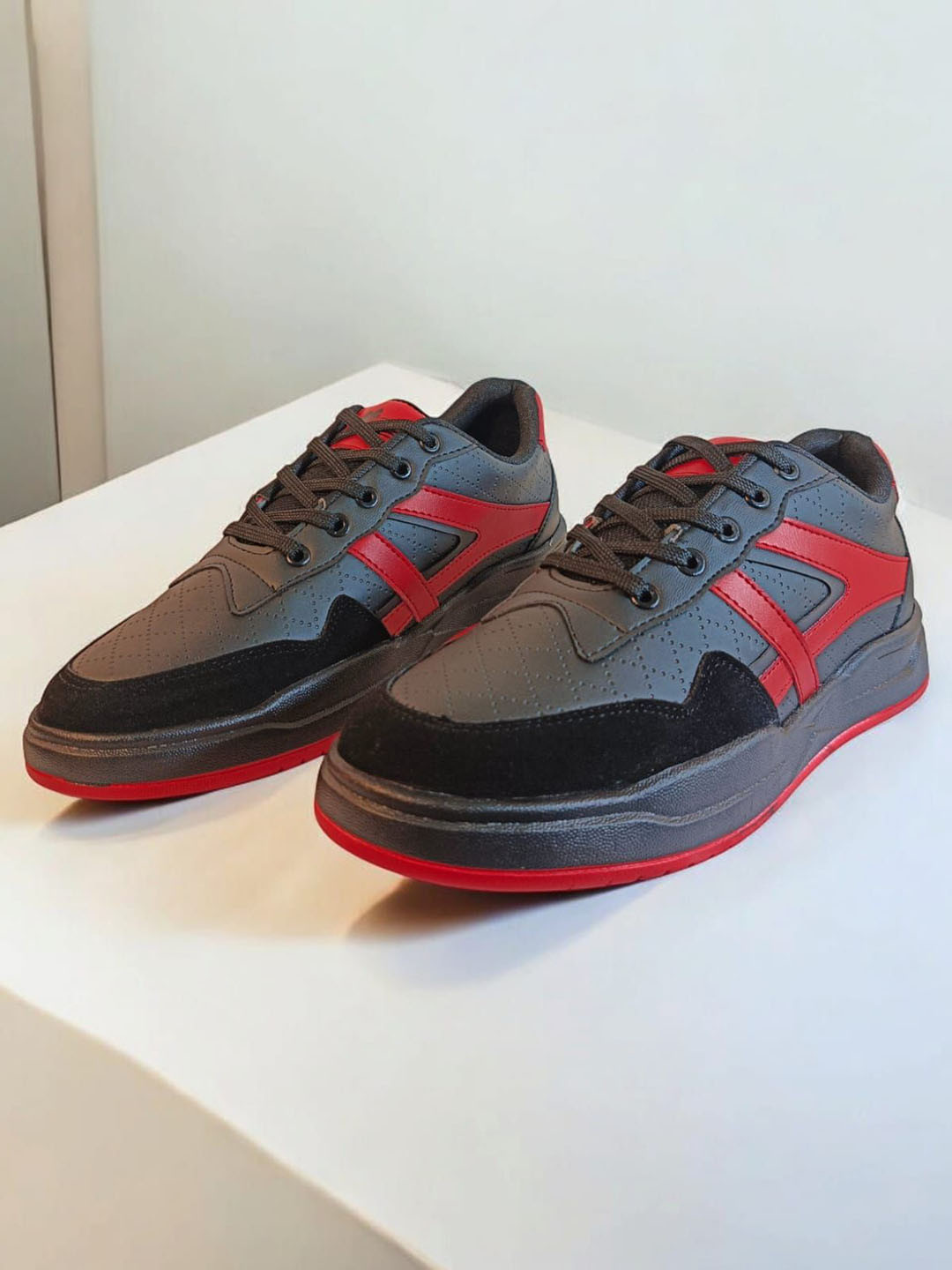 Redox Buzz Men Colourblocked Leather Sneakers