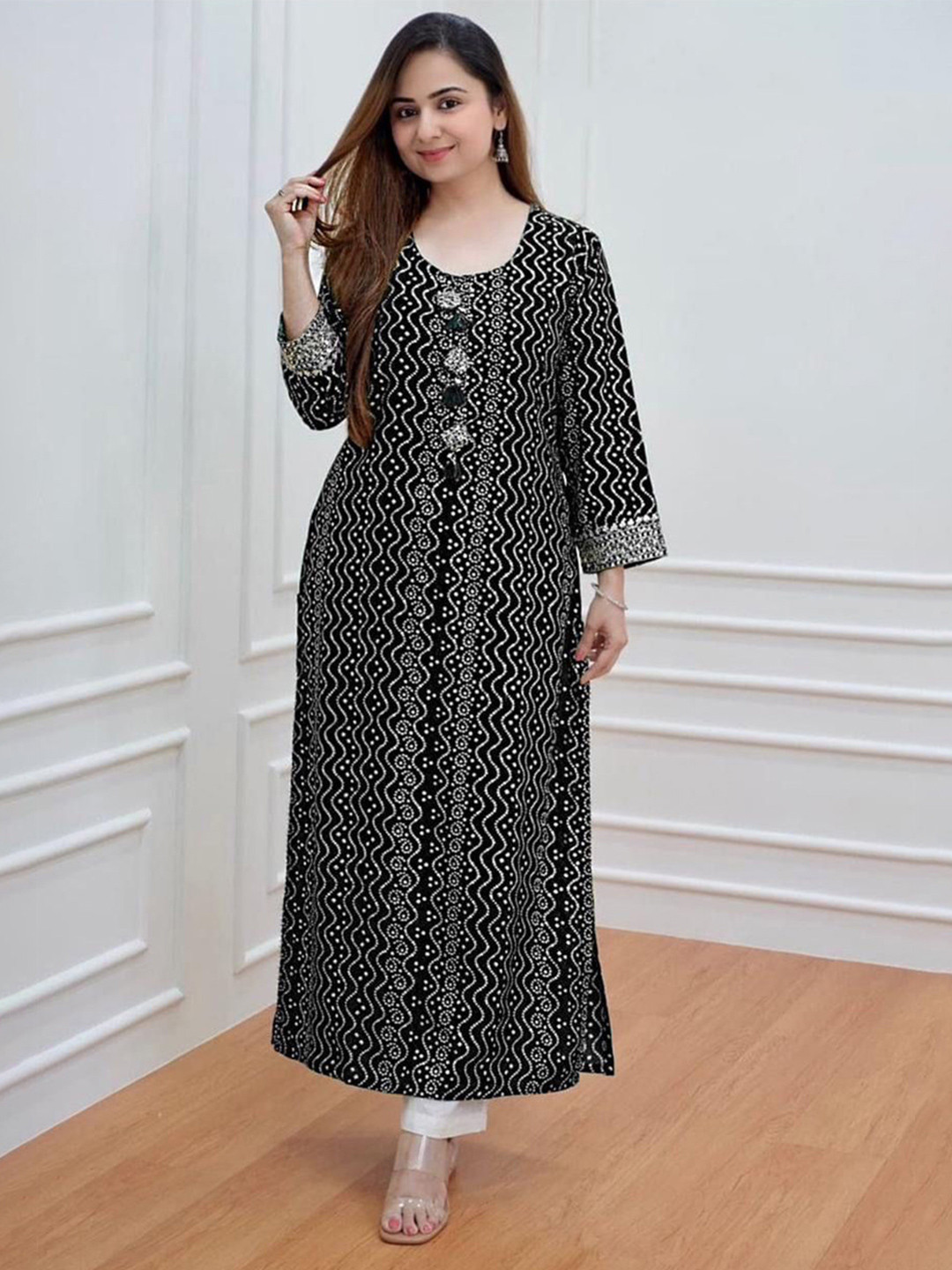 SEZNILA Bhandini Printed Round Neck Kurta
