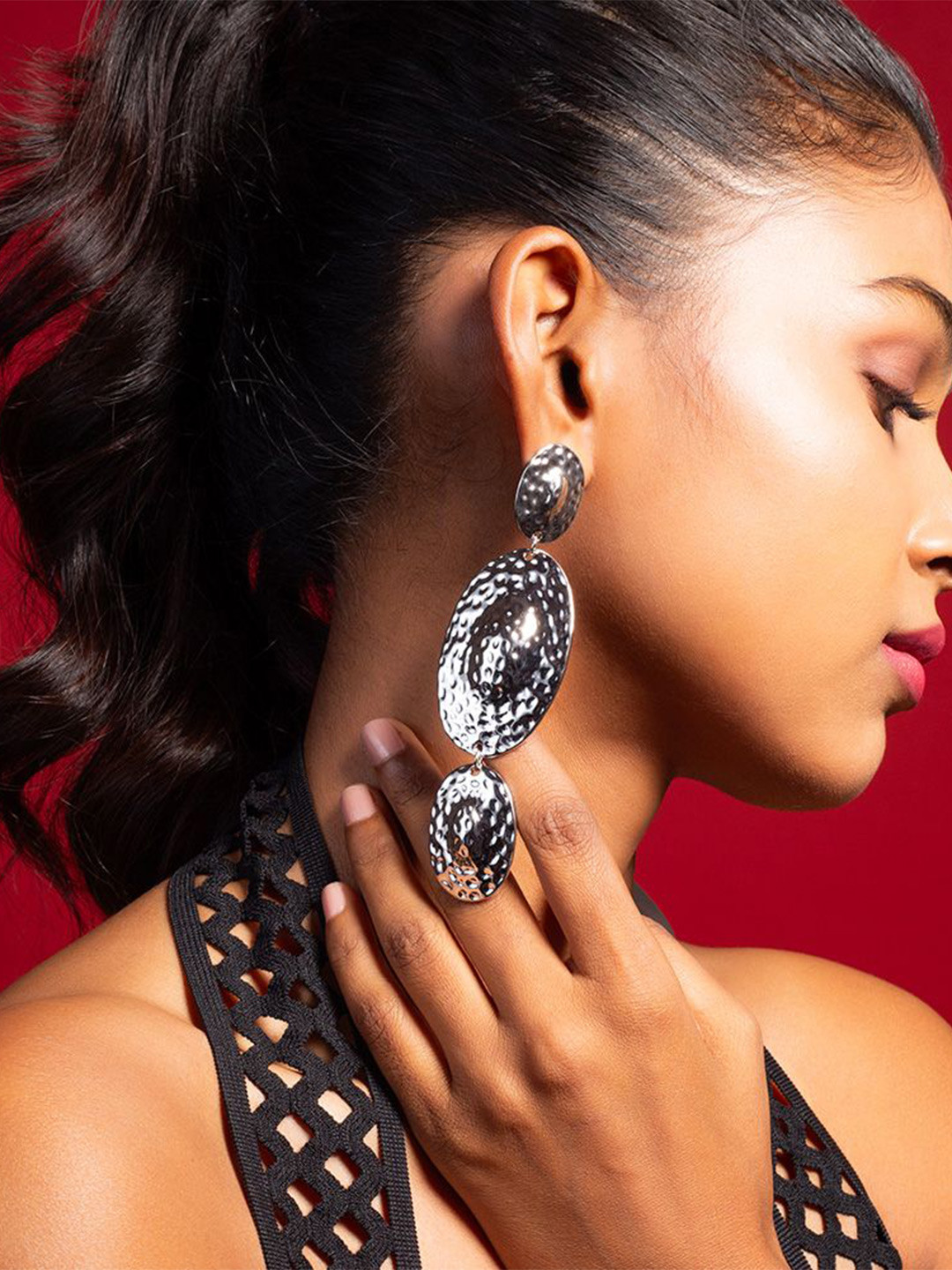 MINJI AND CO. Silver-Plated Hammered Oxidised Oval Drop Earrings