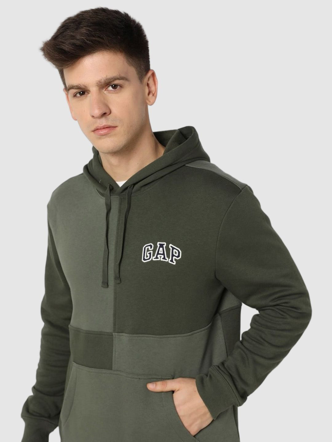 GAP Men Colourblocked Long Sleeve Hooded Sweatshirts