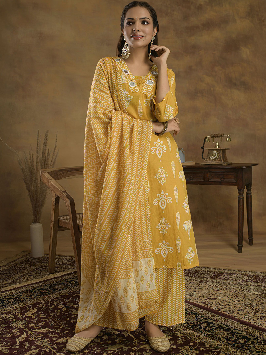 Sangria Women Ethnic Motifs Printed Regular Mirror Work Pure Cotton Kurti set