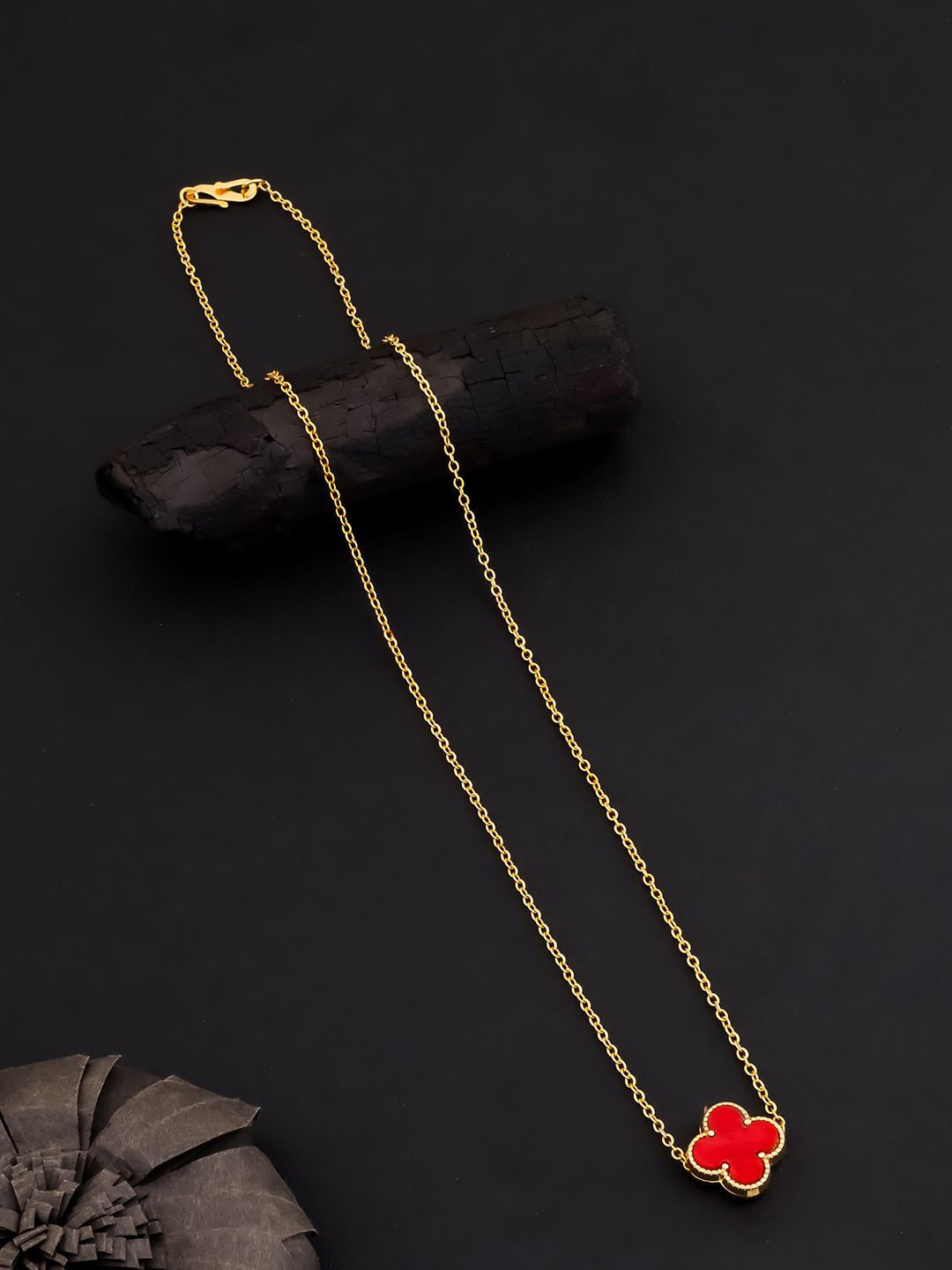 DressBerry Women's Gold-Plated Necklace
