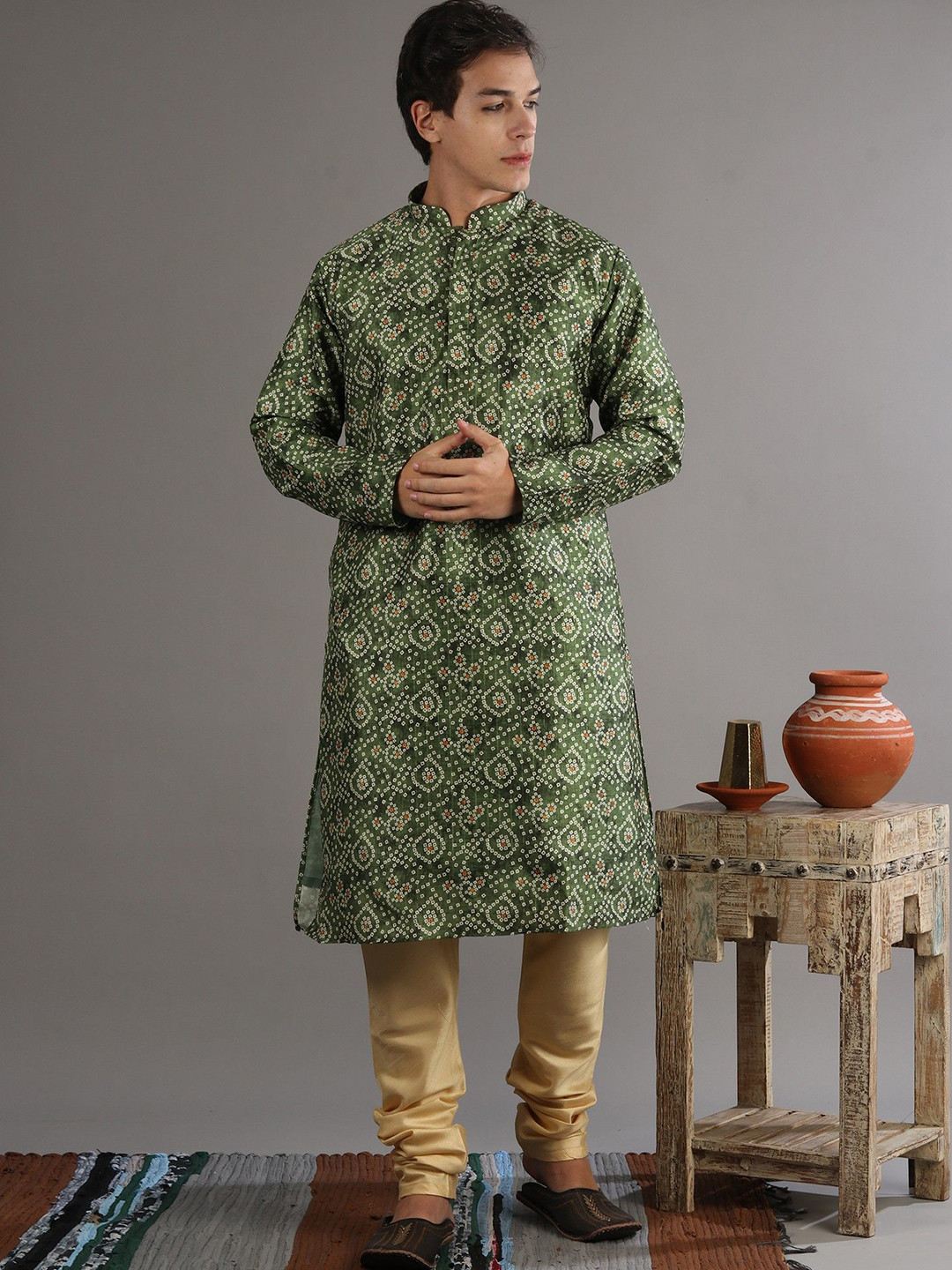Exotic India Men Bandhani Print Cotton Silk Mandarin Collar Kurta-Pajama Set