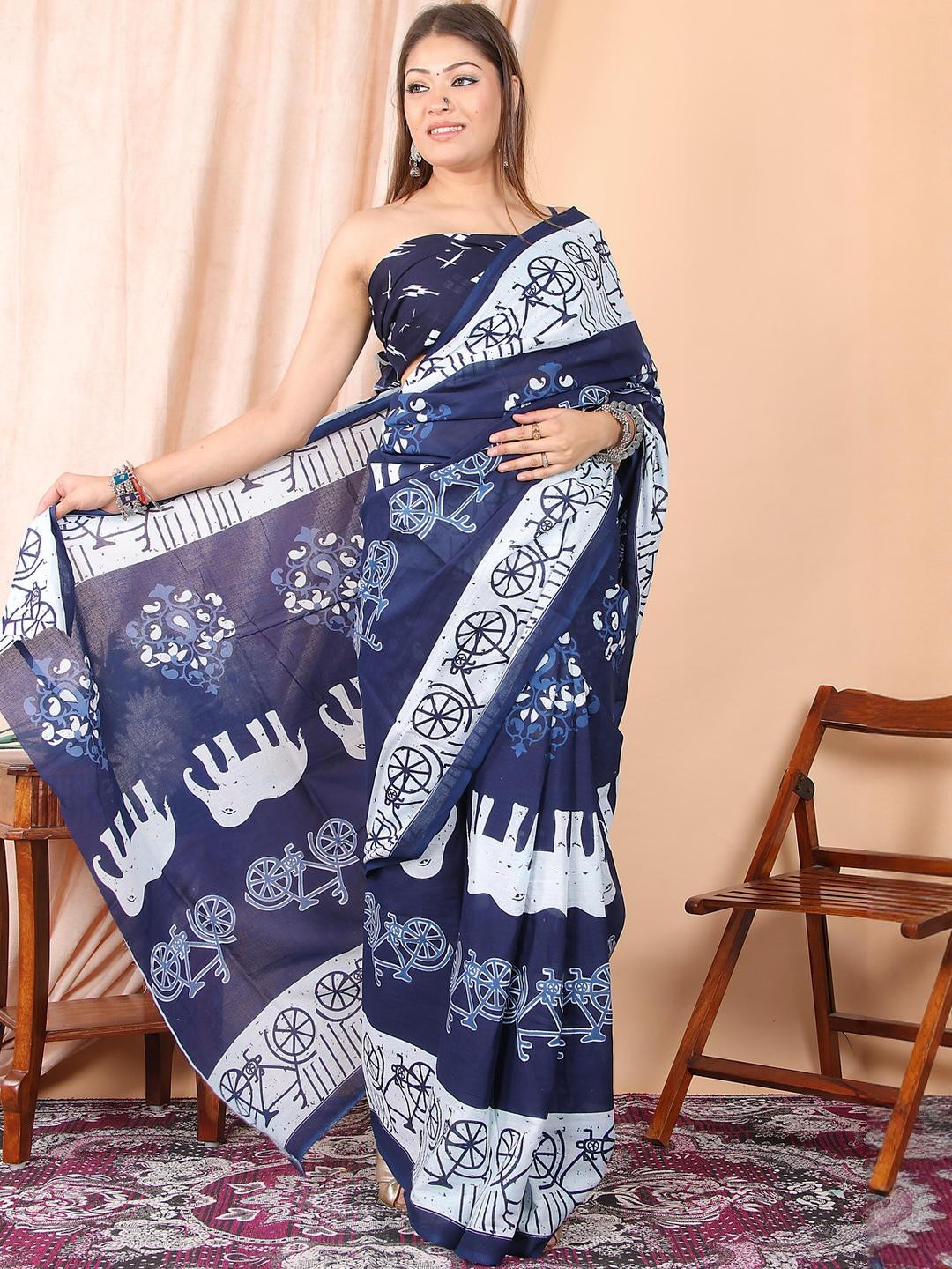 huuhambay Women Blue Voile Sarees