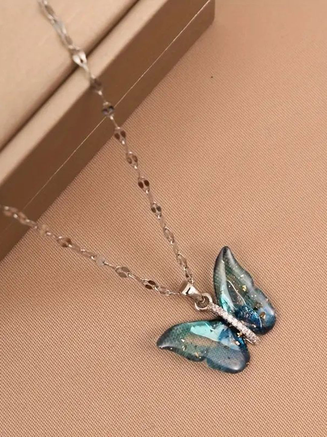 VS Unique Collection Silver-Plated Butterfly Pendant Necklace