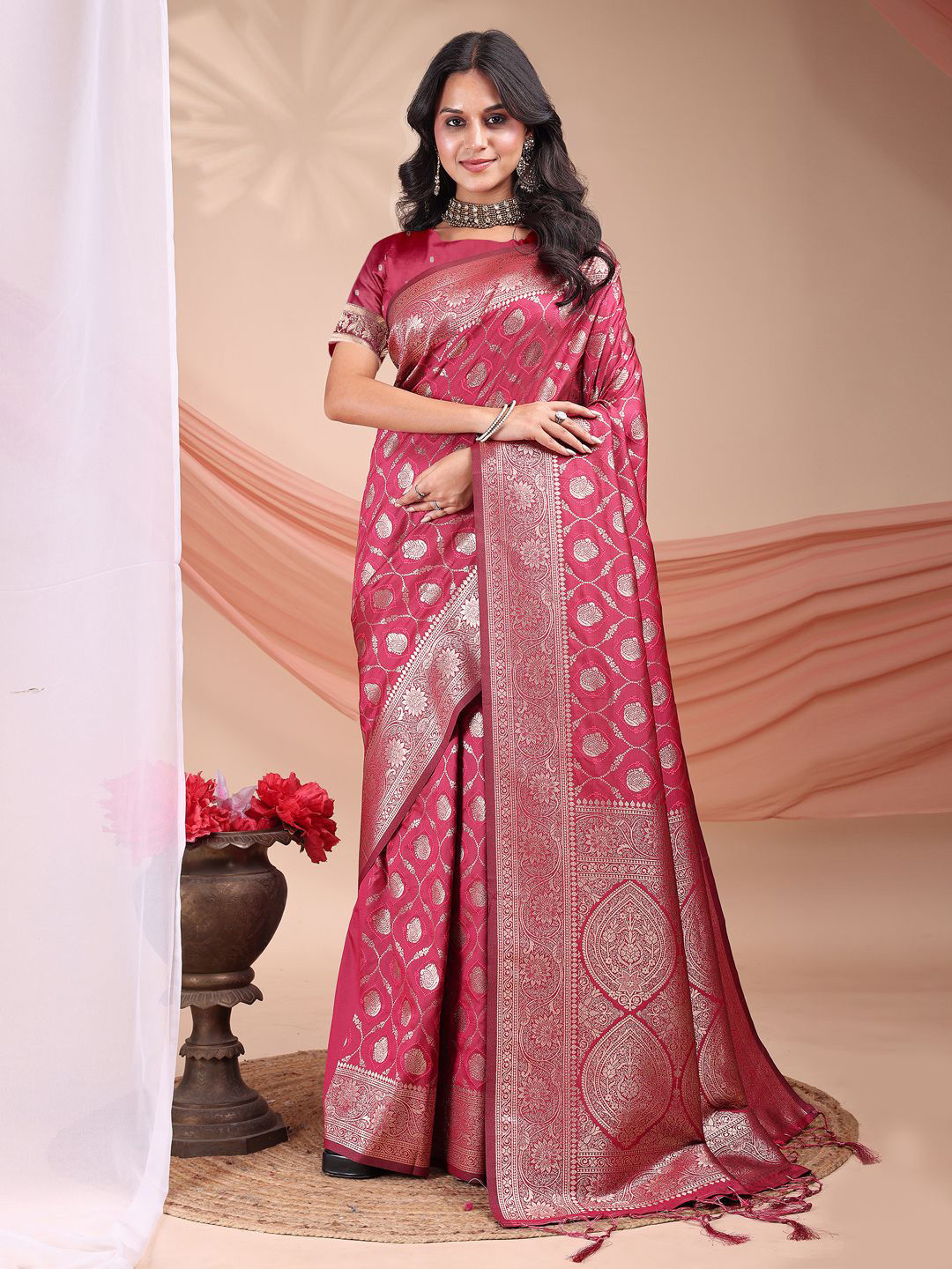 Dhyey Fashion Floral Jaali Heavy Work Banarasi Saree
