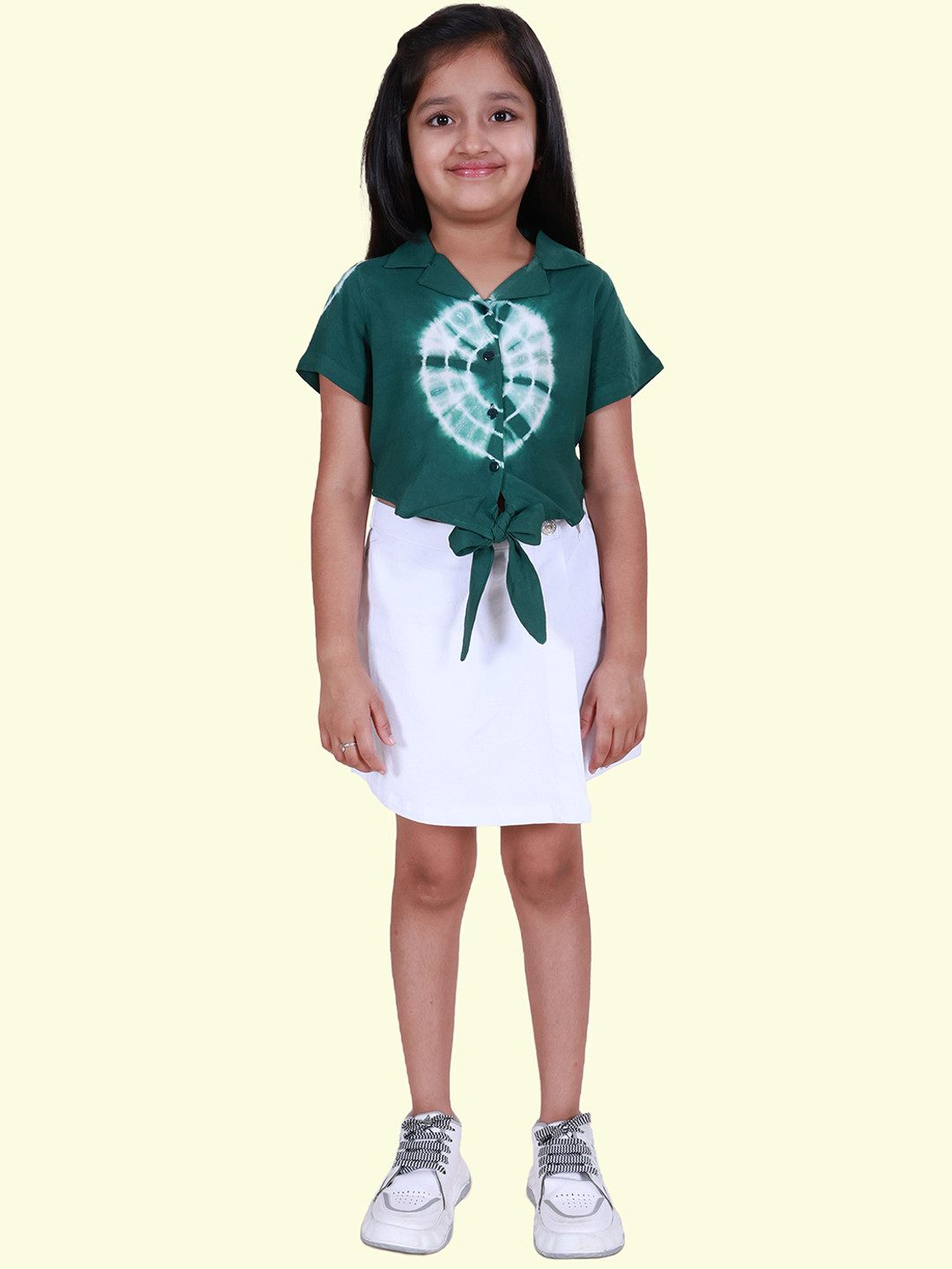 KiddoPanti Girls Tie & Dye Front Knot Shirt & Over Lap Skorts