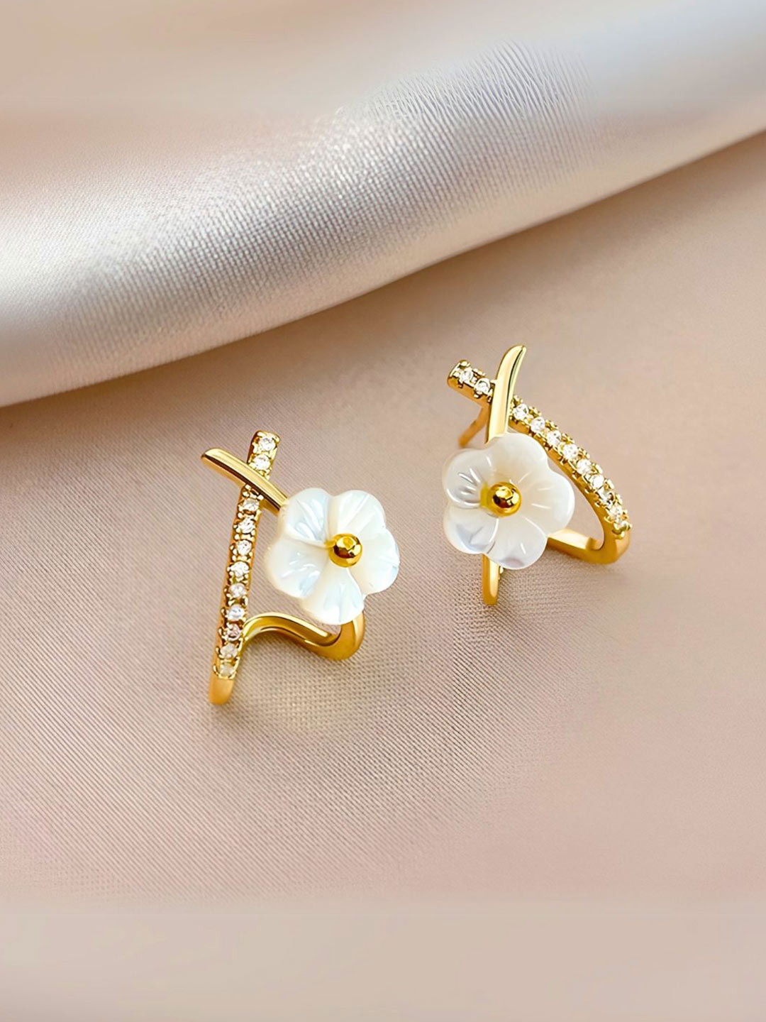 COOLWOOL Silver-Plated Artificial Stones Studded Korean Floral Studs