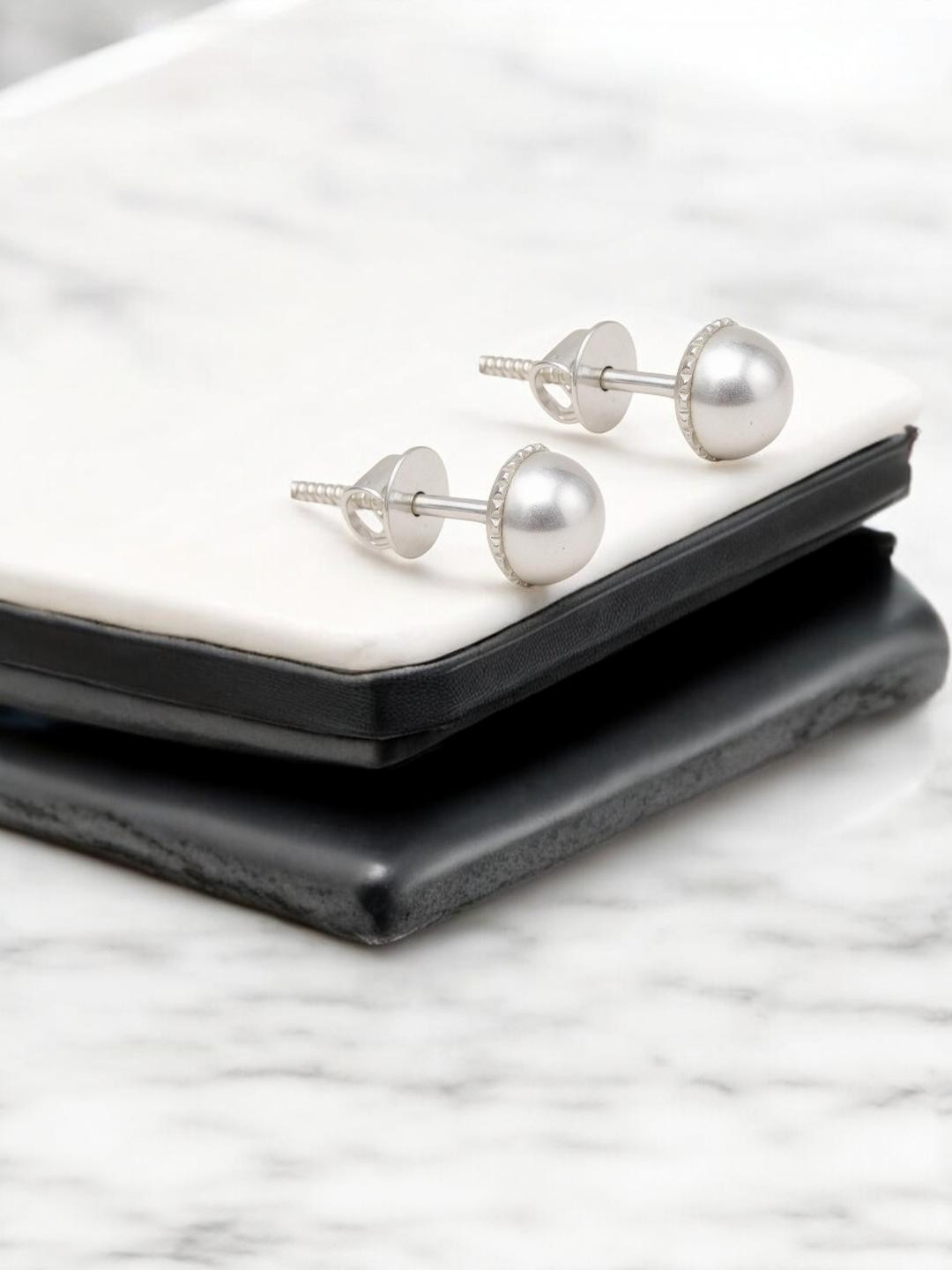 SOMYA Unisex Silver Earrings