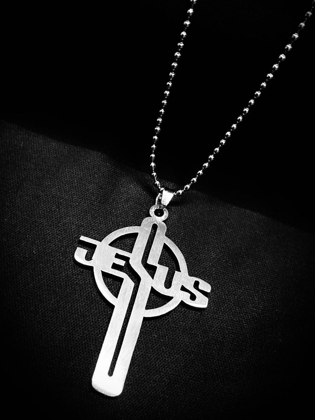 VS Unique Collection Unisex Stainless Steel Silver-Plated Isa Masih Pendant With Chain