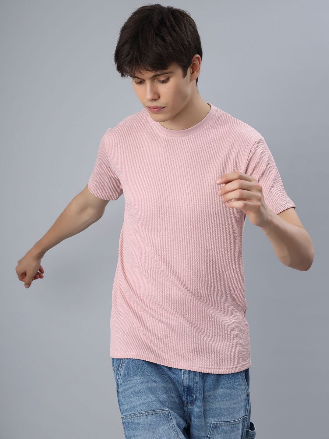 BLUWEEA Structured Round Neck Short Sleeves T-shirt