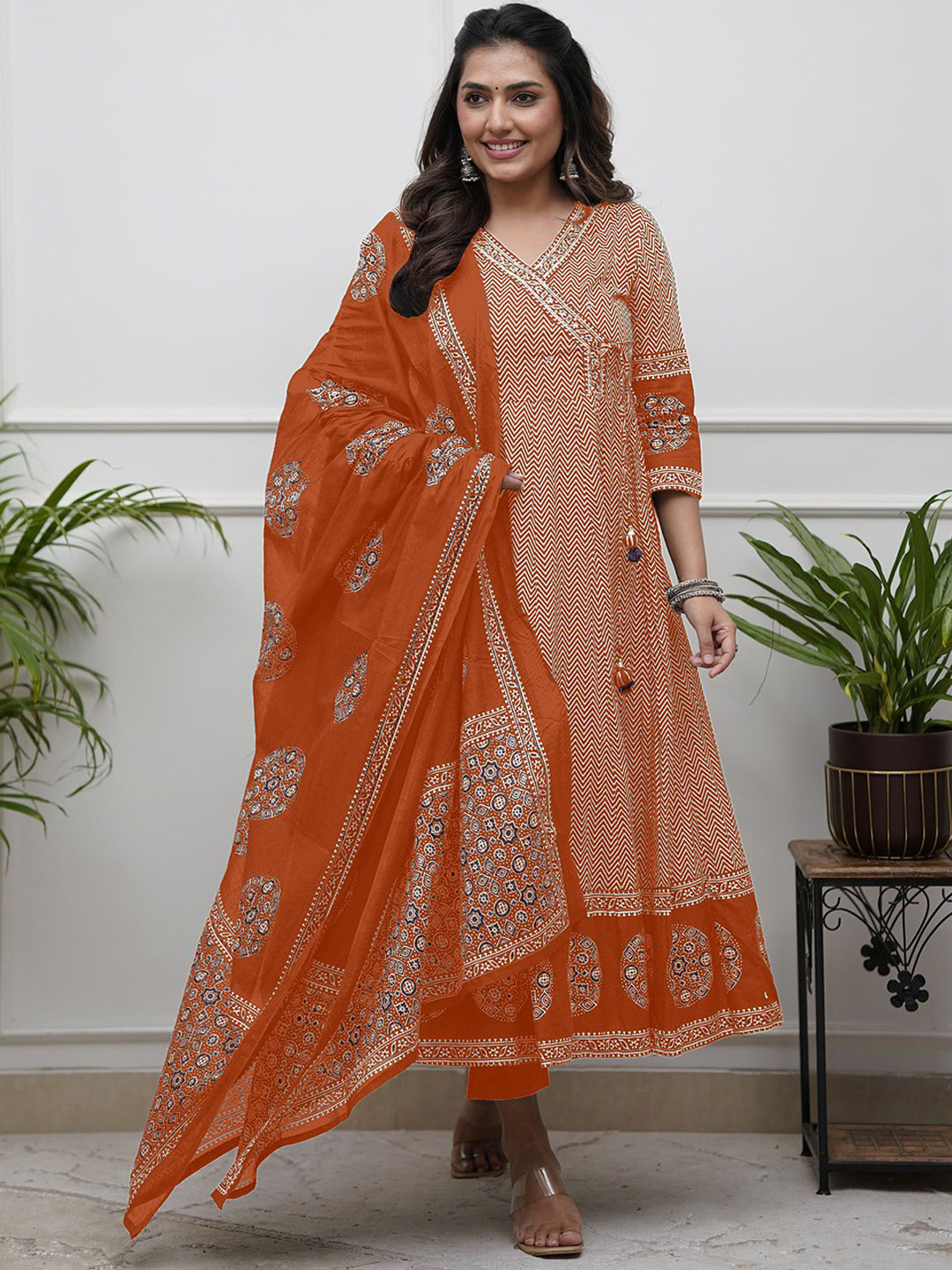 BE IN TEXO FAB Women Striped Kurta with Trousers & Dupatta