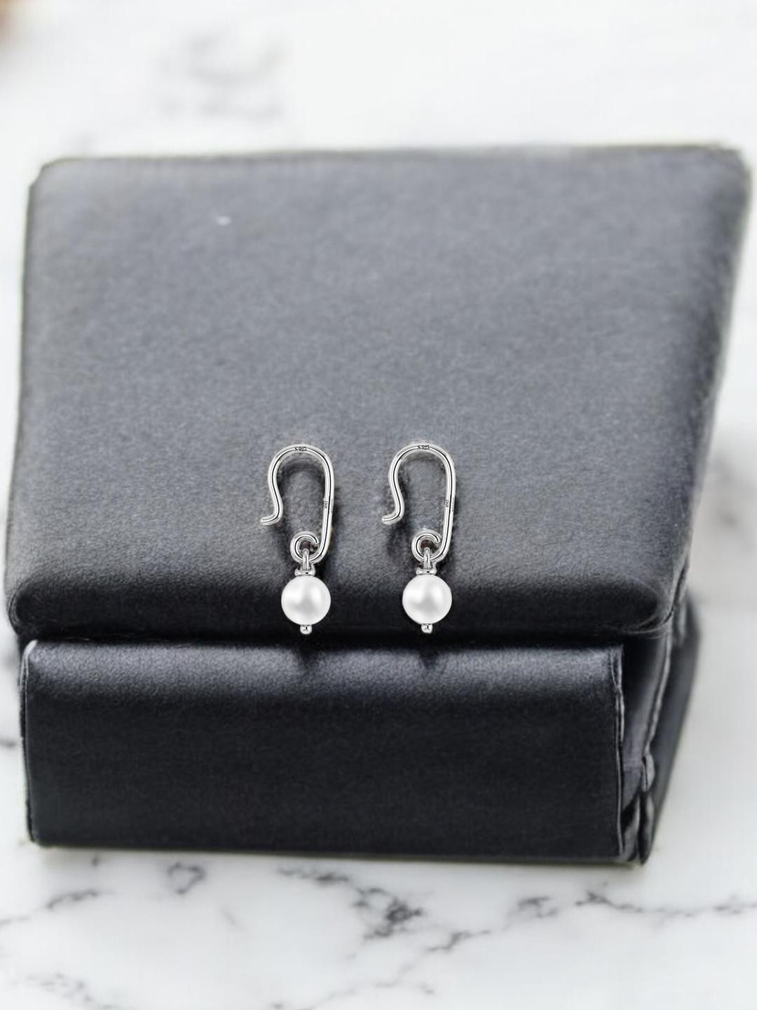 SOMYA Unisex Silver Earrings