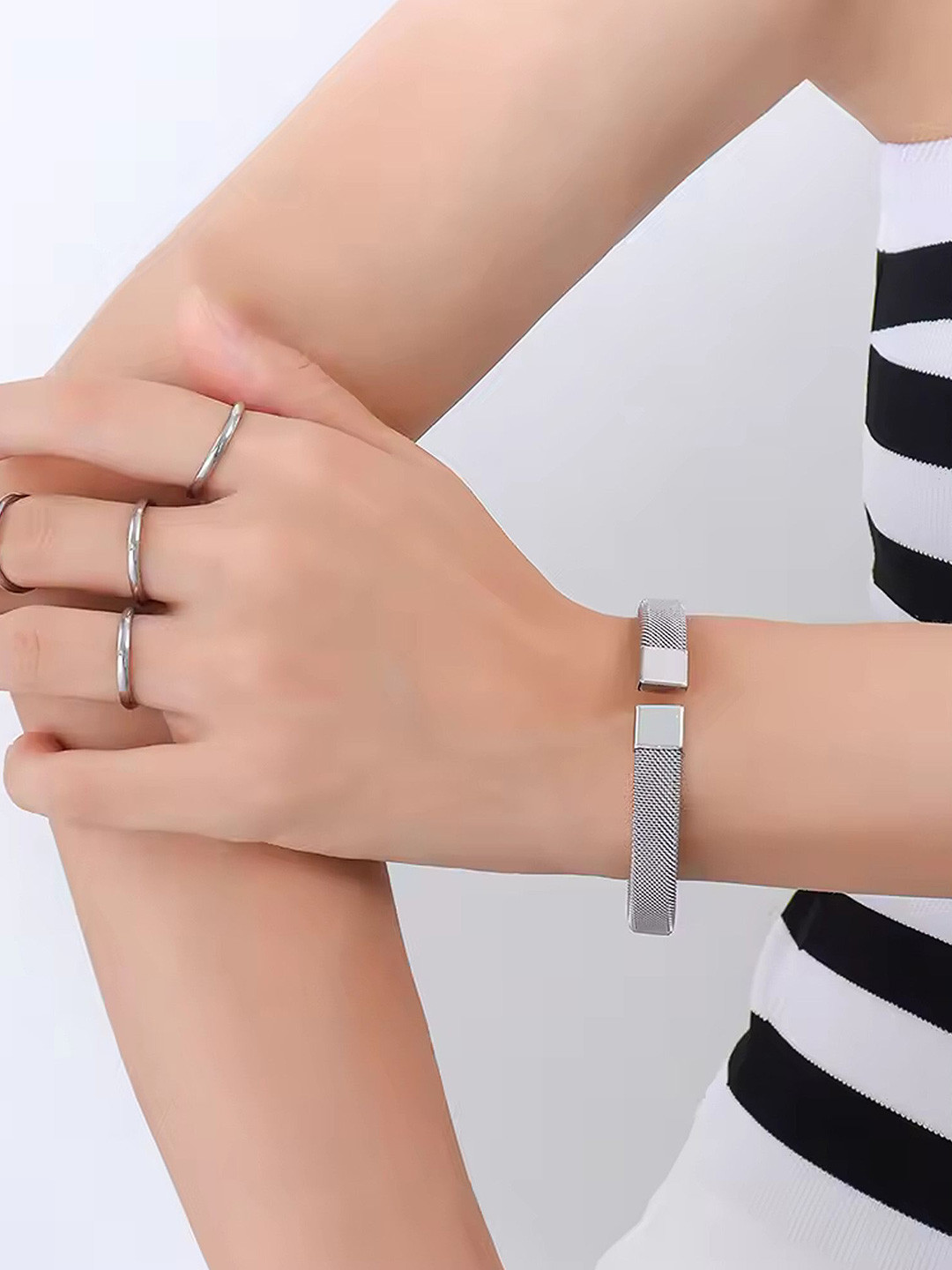 Heer Collection  Women Silver  Elastic  Bracelet