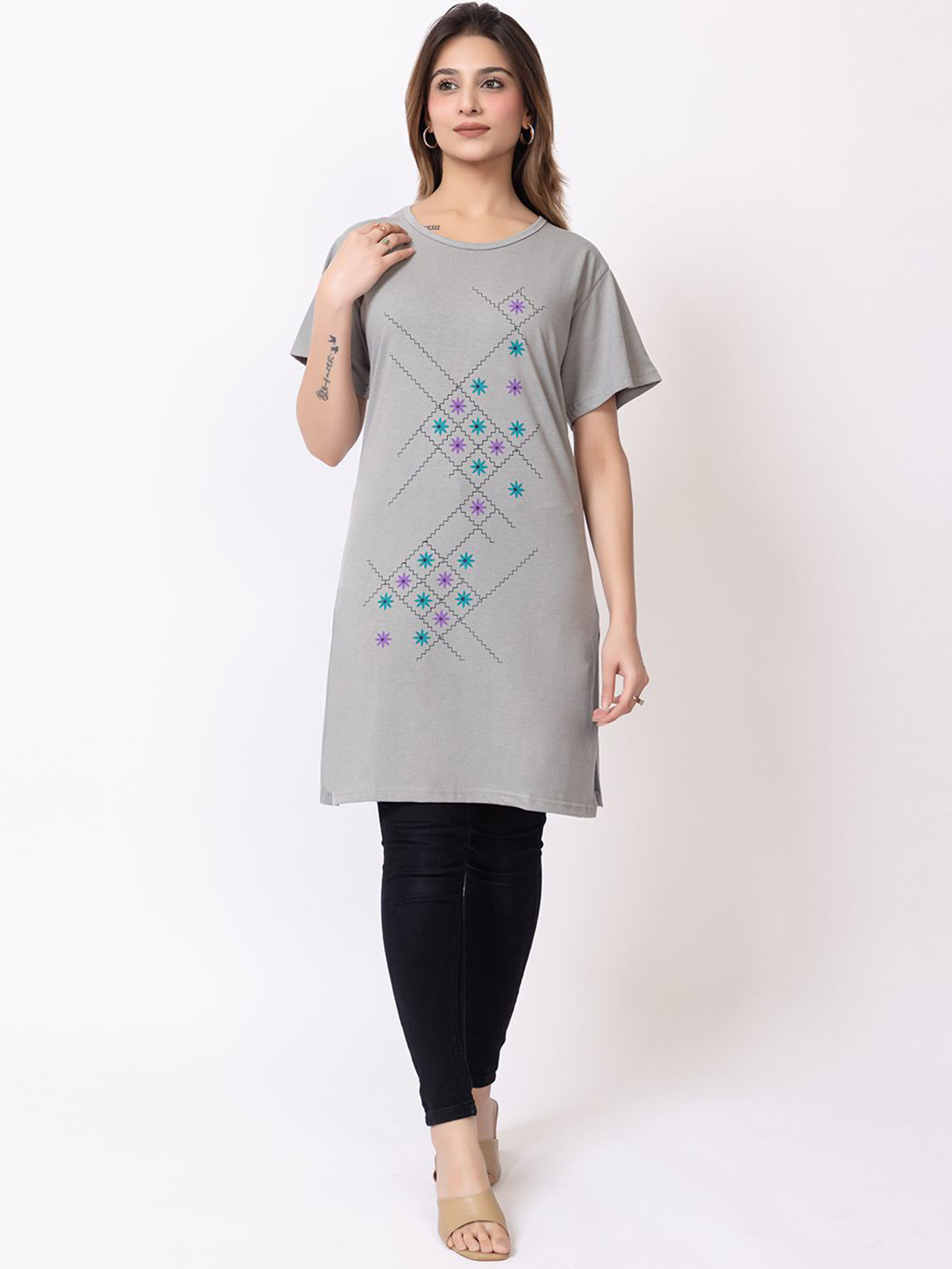 LEZA Women Self Design Printed Slip-On Regular Longline Night suit