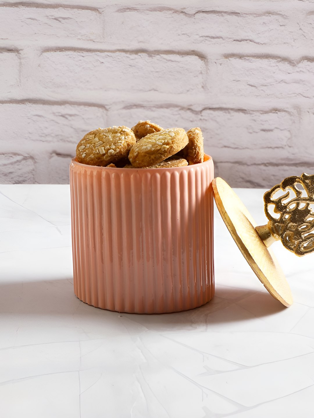 THE HOME CO. Pink Metal Dishwasher and Microwave Safe Container
