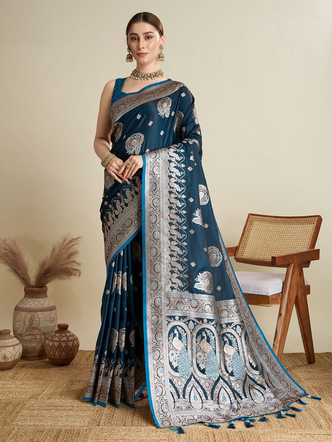 DIVASTRI Women's Blue Soft Silk Zari Weaving Border Saree With Matching Blouse Piece