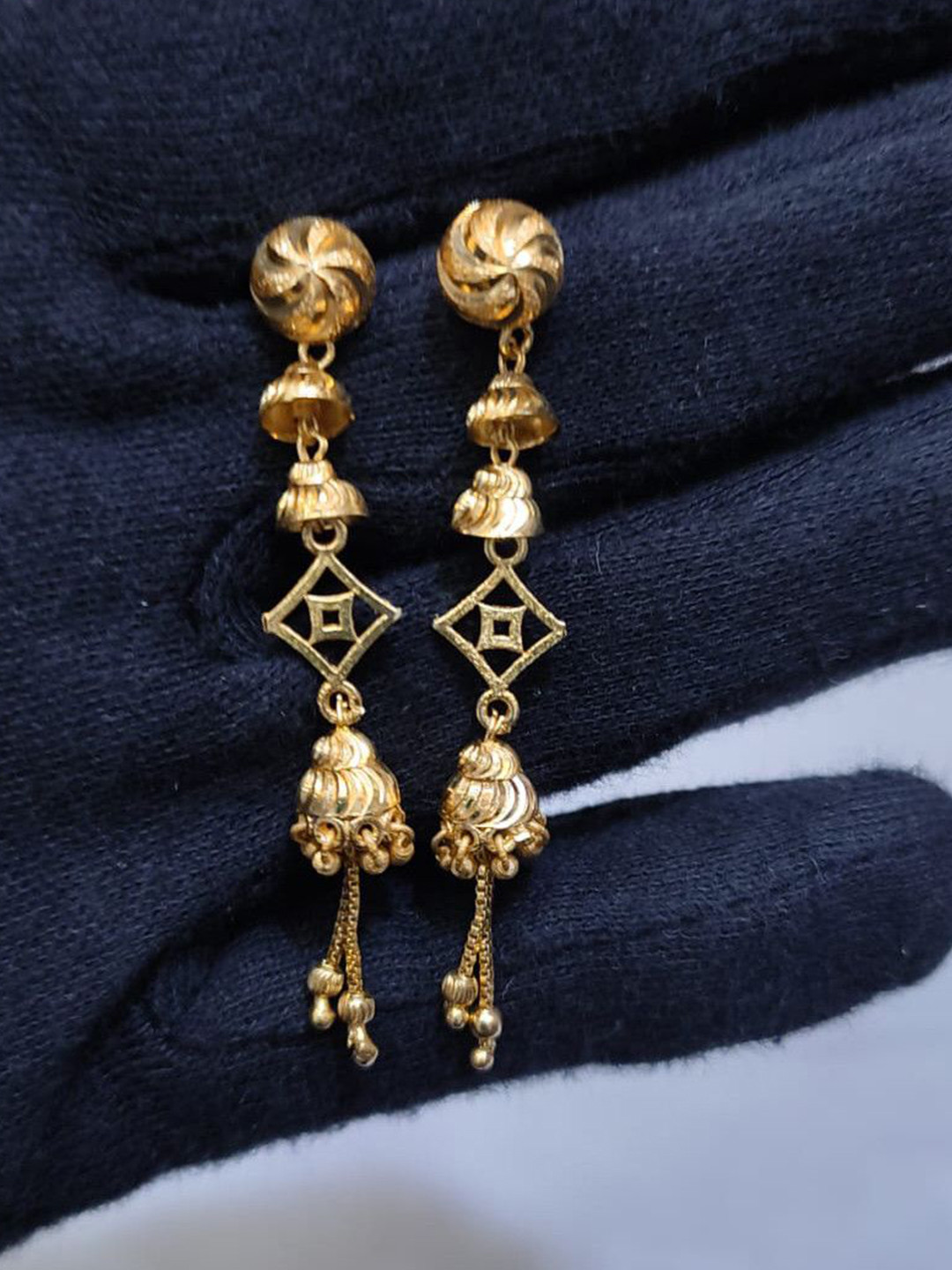 Anshenterpris 2 Gram Gold-Plated Hanging Sui Dhaga Temple Dome Shaped Jhumkas