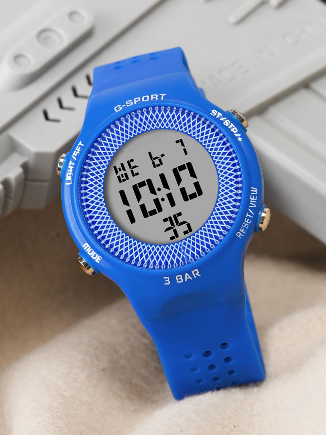 The Roadster Lifestyle Co Women Sports Multifunction Digital Watch