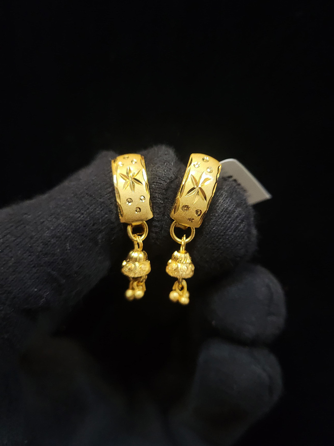 Anshenterpris Gold-Plated Sui Dhaga Geometric Drop Earrings