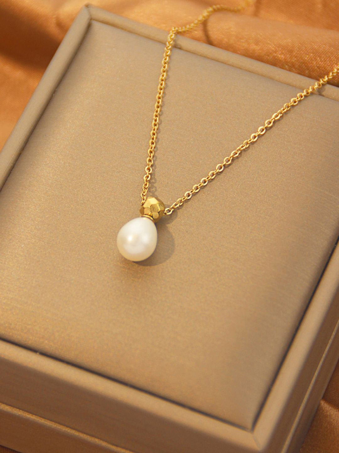 GOLDIWALA Gold-Plated Artificial Beaded Stainless Steel Chain Necklace