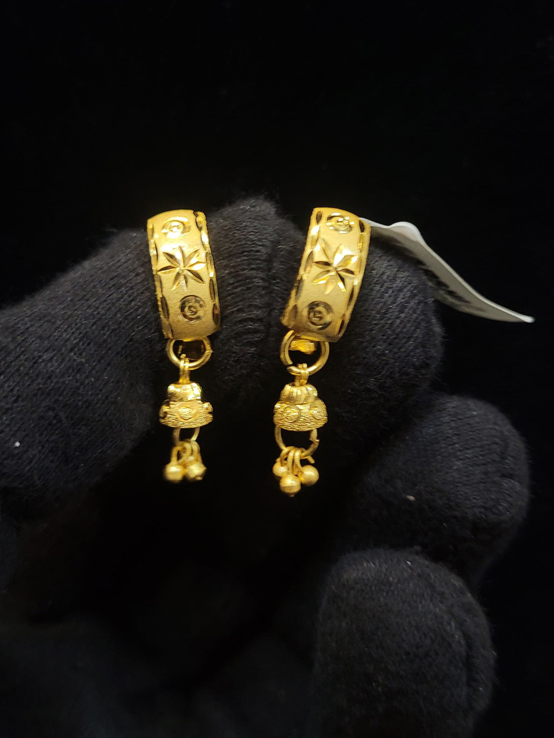 Anshenterpris Gold-Plated Sui Dhaga Geometric Drop Earrings