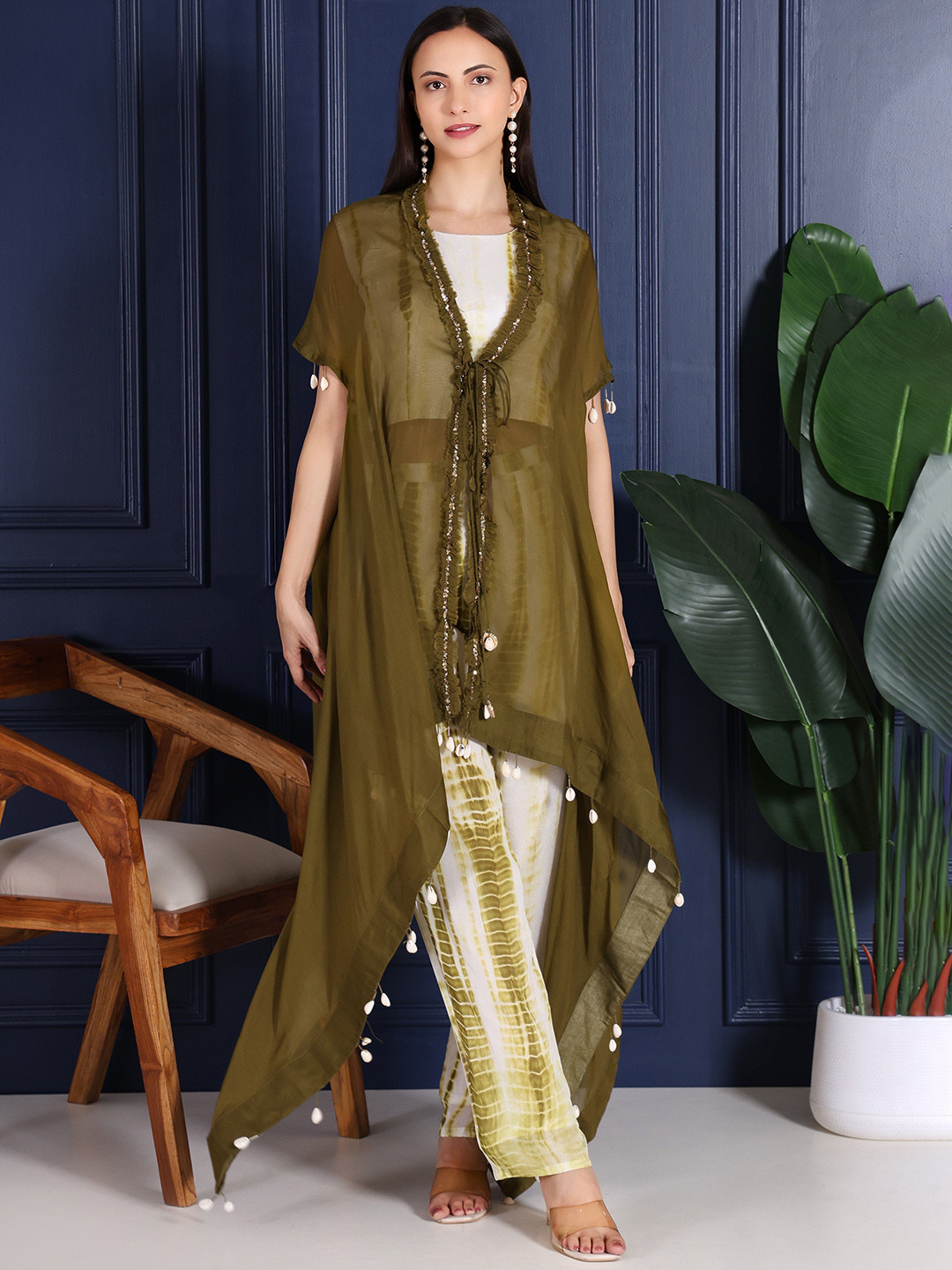 KRIDHAA FASHION BOUTIQUE Dyred Crop-Top & Trousers With Shrug Co-Ords