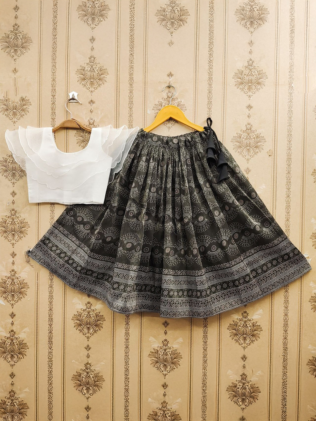 JOVK DESIGN Girls Floral Printed Ready to Wear Lehenga & V-Neck Flutter Sleeves Blouse