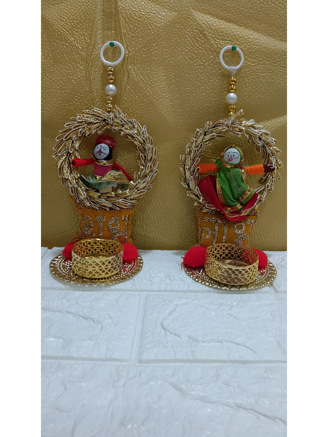 Sellplus Gold-Toned & Red 2 Pieces Hanging Katputili Tea Light Candle Holders