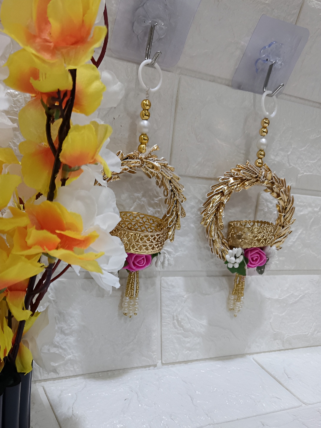 Sellplus Gold-Toned & Pink 2 Pieces Hanging Small Tea Light Candle Holder