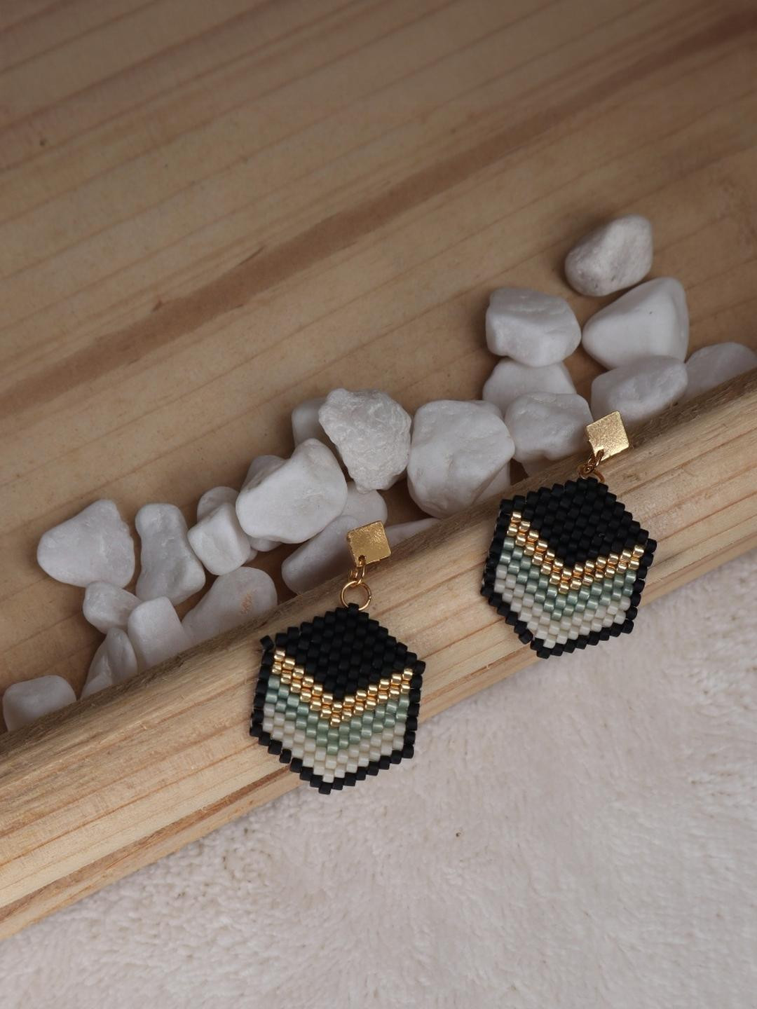 Threads & Beads Bracelet & Earring Jewellery Set