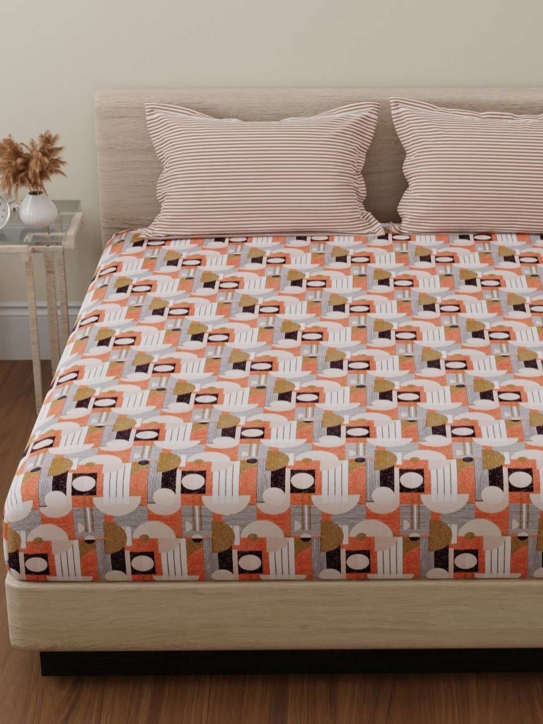 Huesland by Ahmedabad White & Rust Cotton 144 TC Double Queen Bedsheet Set-2.44 m x 2.23 m