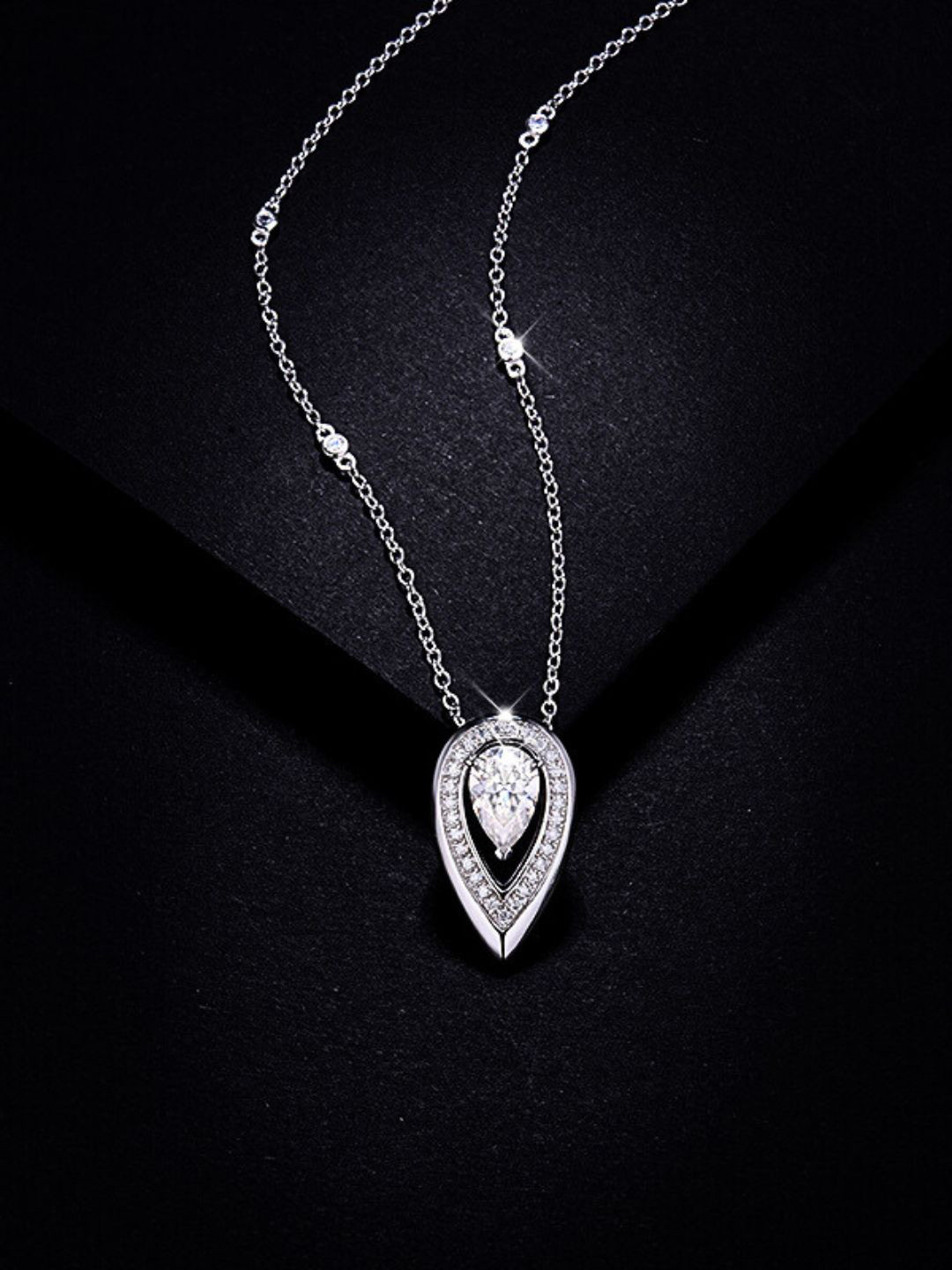 CAUER Women 925 Sterling Silver Rhodium-Plated CZ Studded Pear design Pendant With Chain