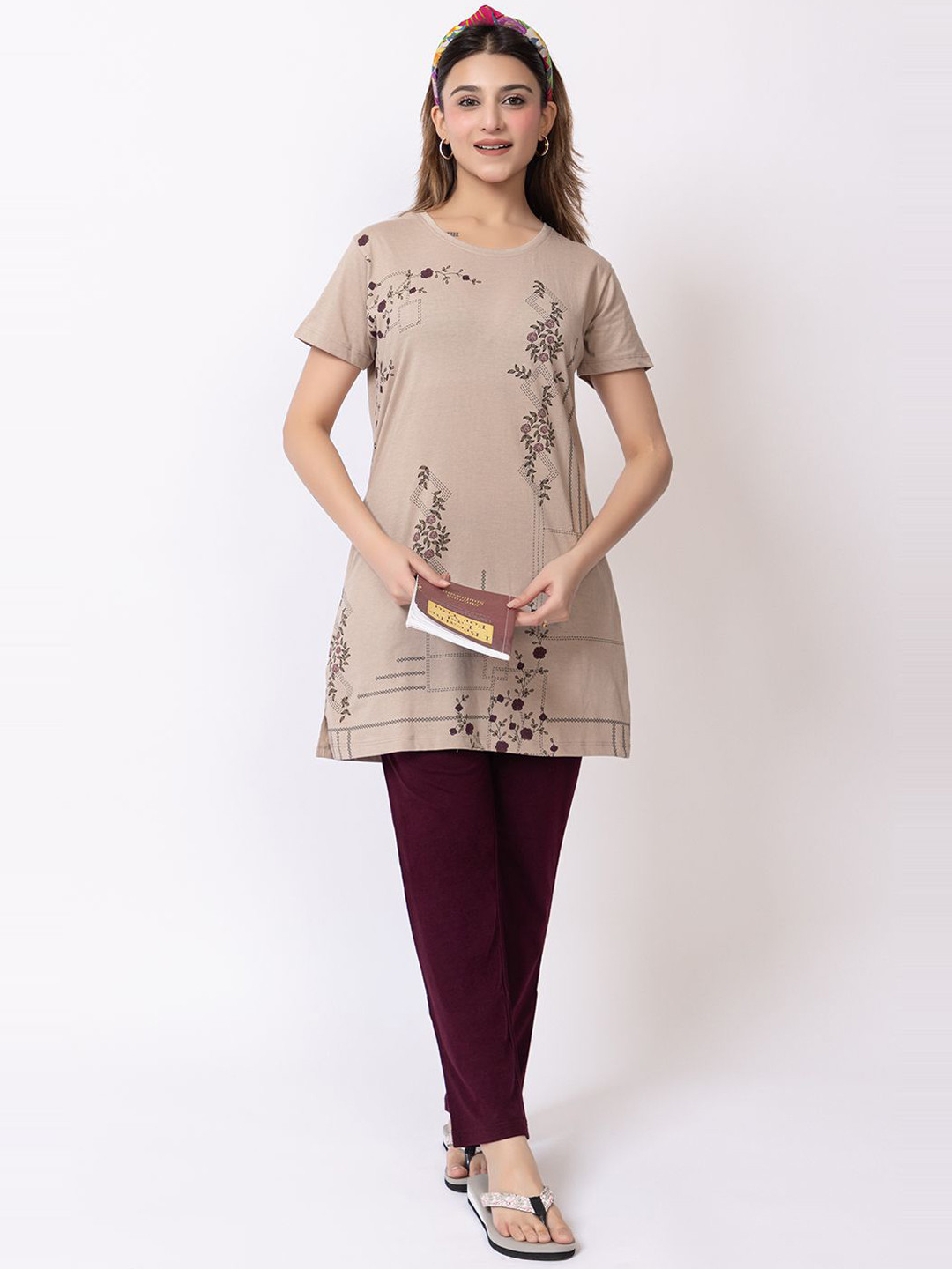 Lady Leaf Floral Printed Round Neck T-Shirt And Pyjamas