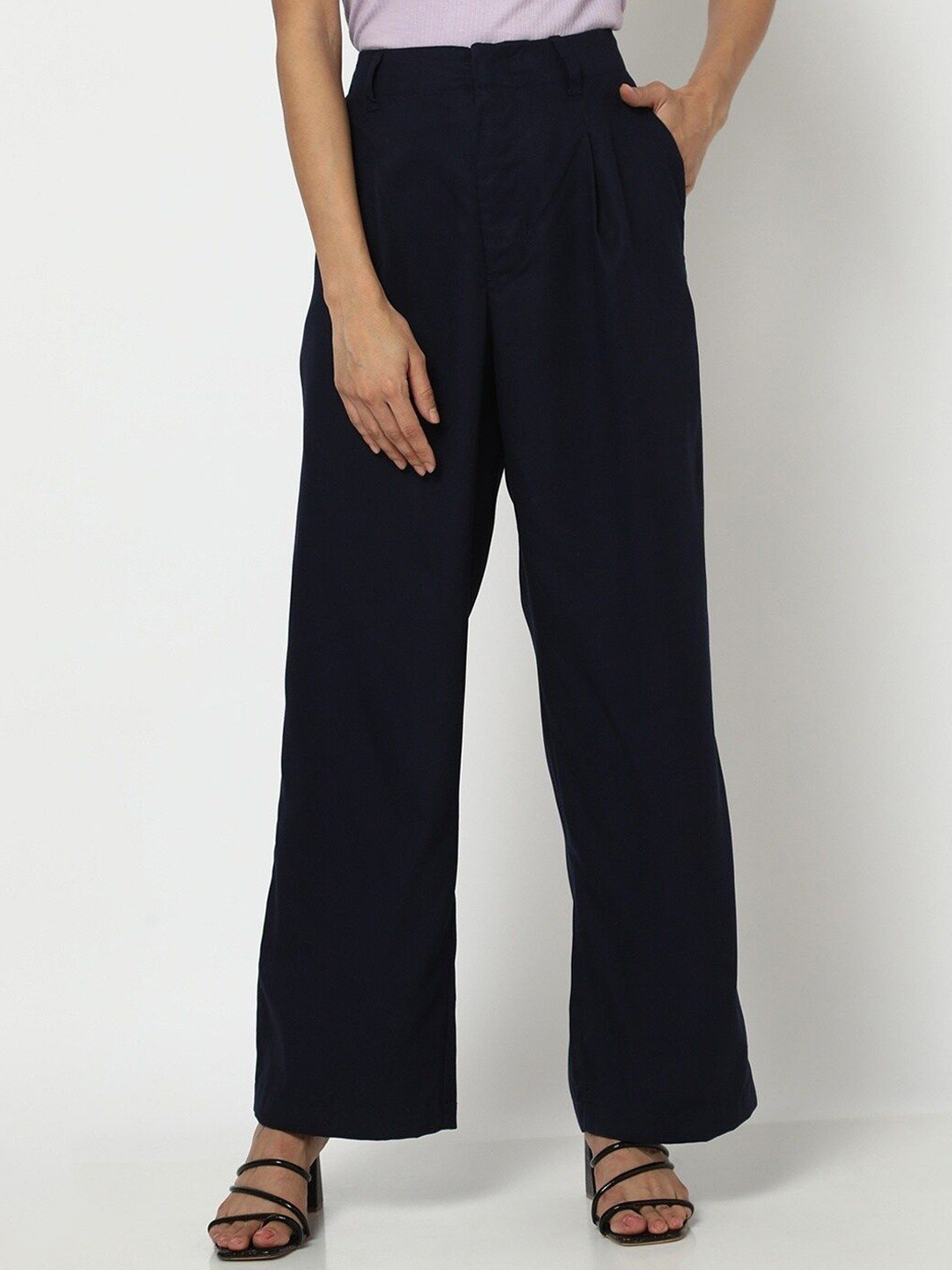 GAP Women Classic Straight Fit Mid-Rise Pleated Trousers