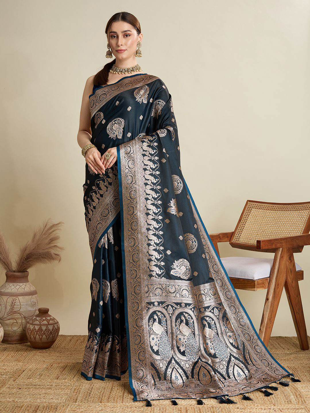 HEER FASHION Rama Ethnic Motifs Woven Design Zari Saree