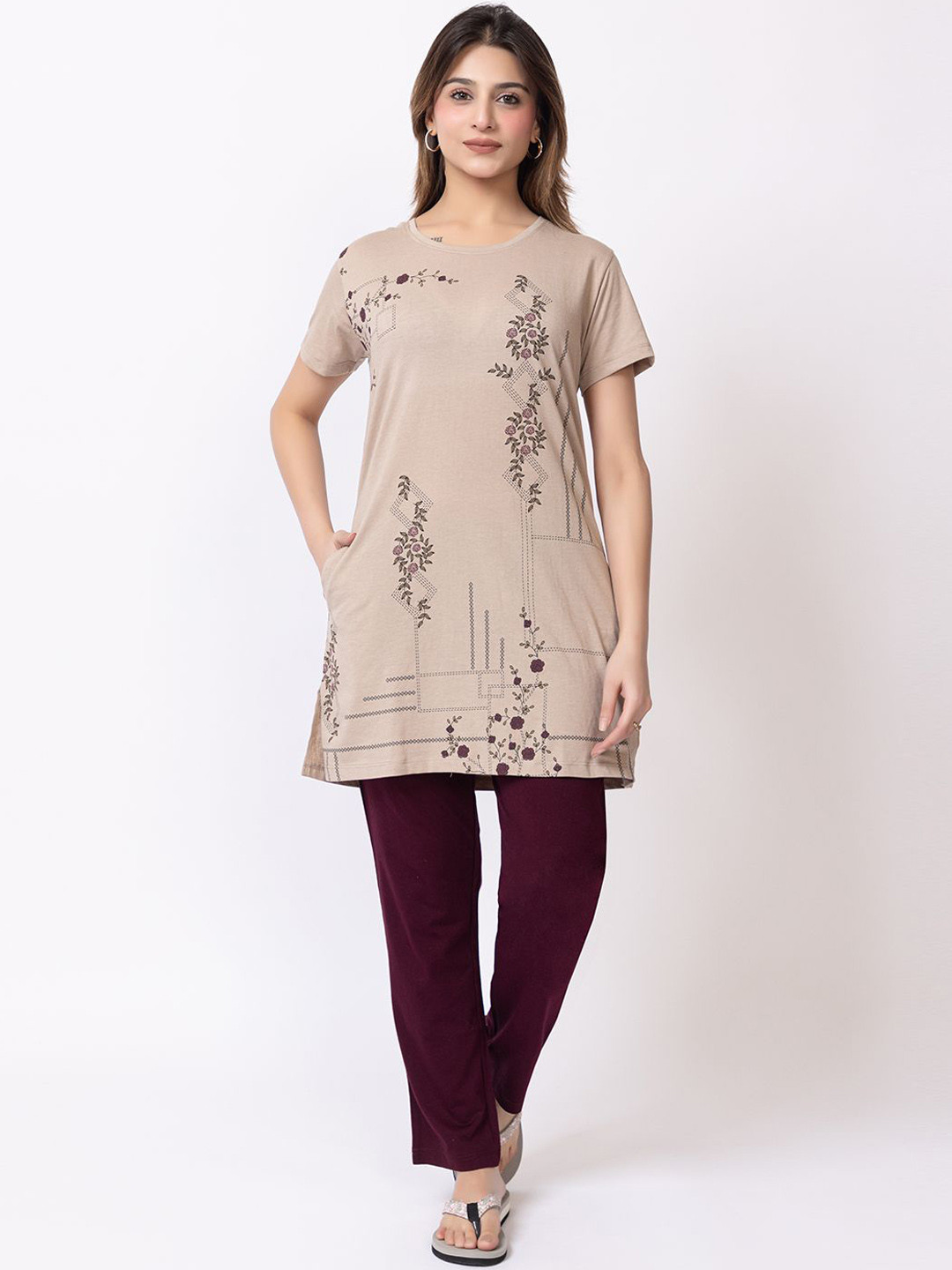 Lady Leaf Floral Printed Round Neck T-Shirt And Pyjamas