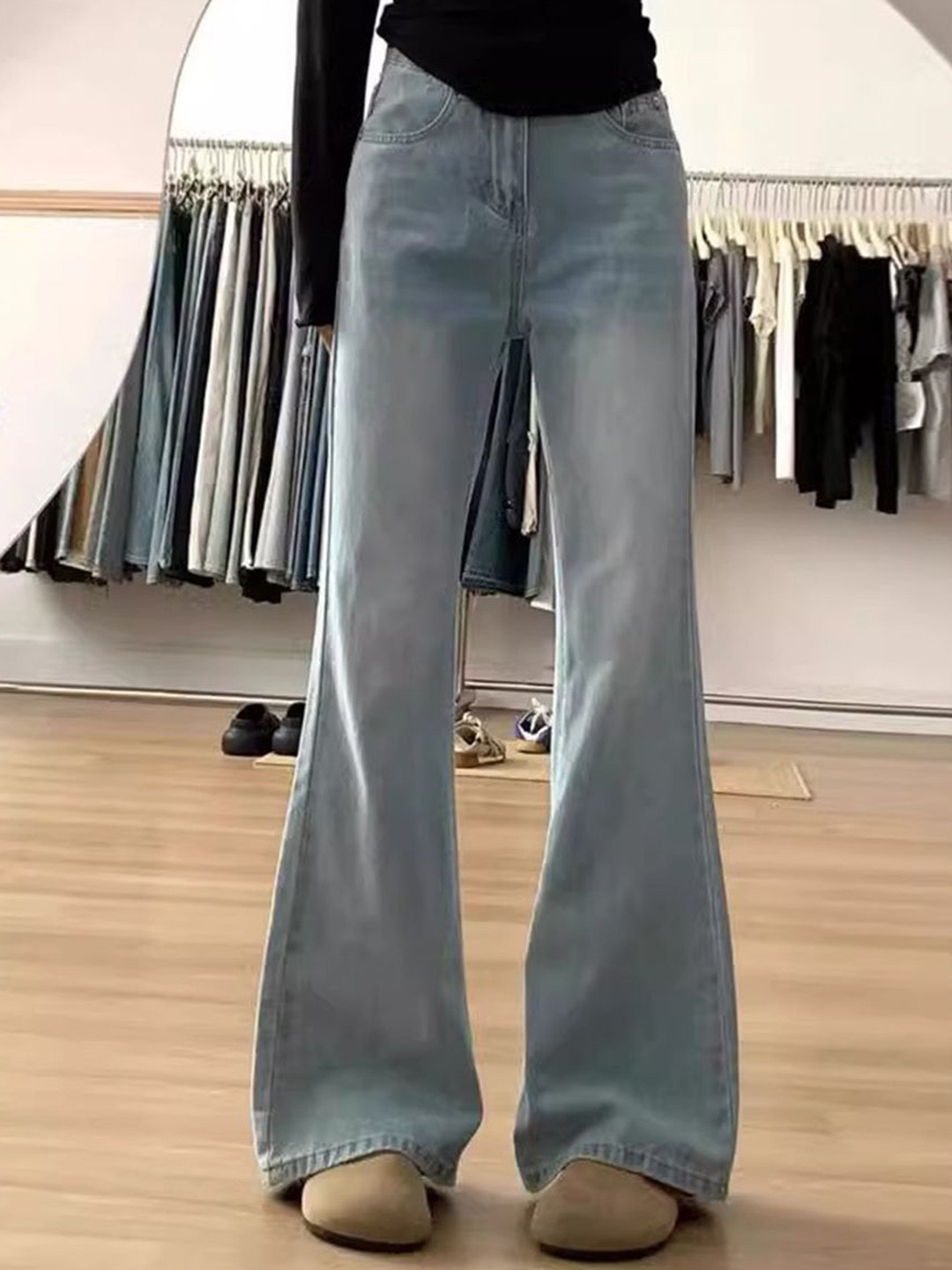 StyleCast Women Smart Flared High-Rise Light Fade Jeans