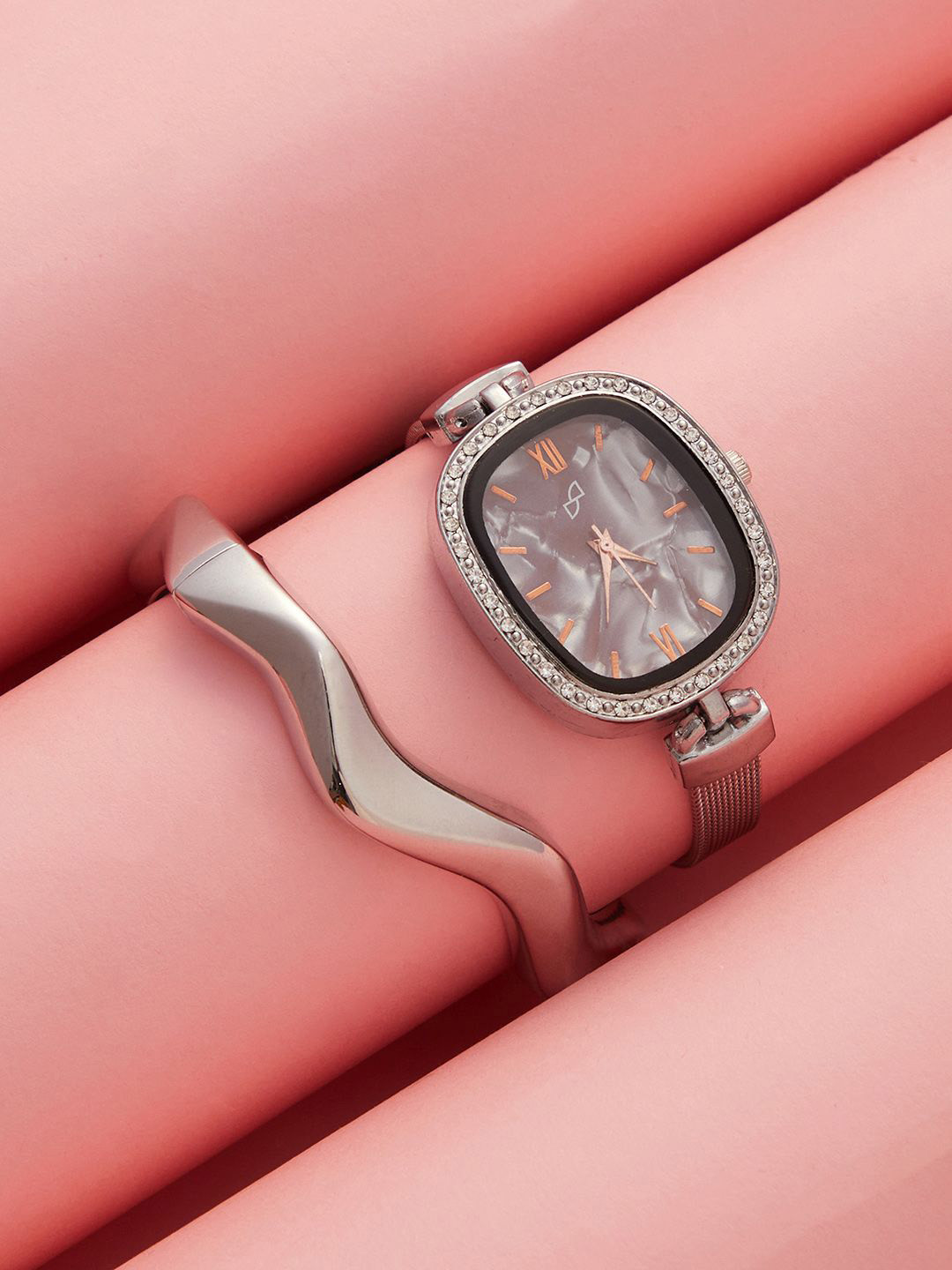 HAUTE SAUCE  Women Set Of Textured Watch & Bracelet SSM25_HSWB5121