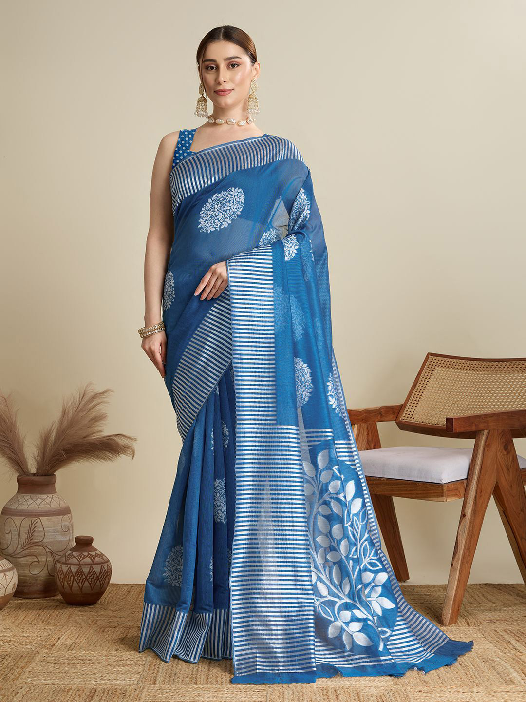 Panzora Woven Design Saree With Weaving Border Saree And Matching Blouse Piece