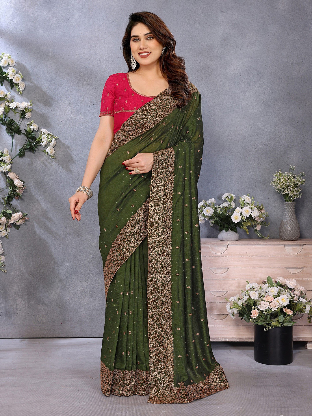 DIVASTRI Embellished Saree With Sequence Embroidery Work
