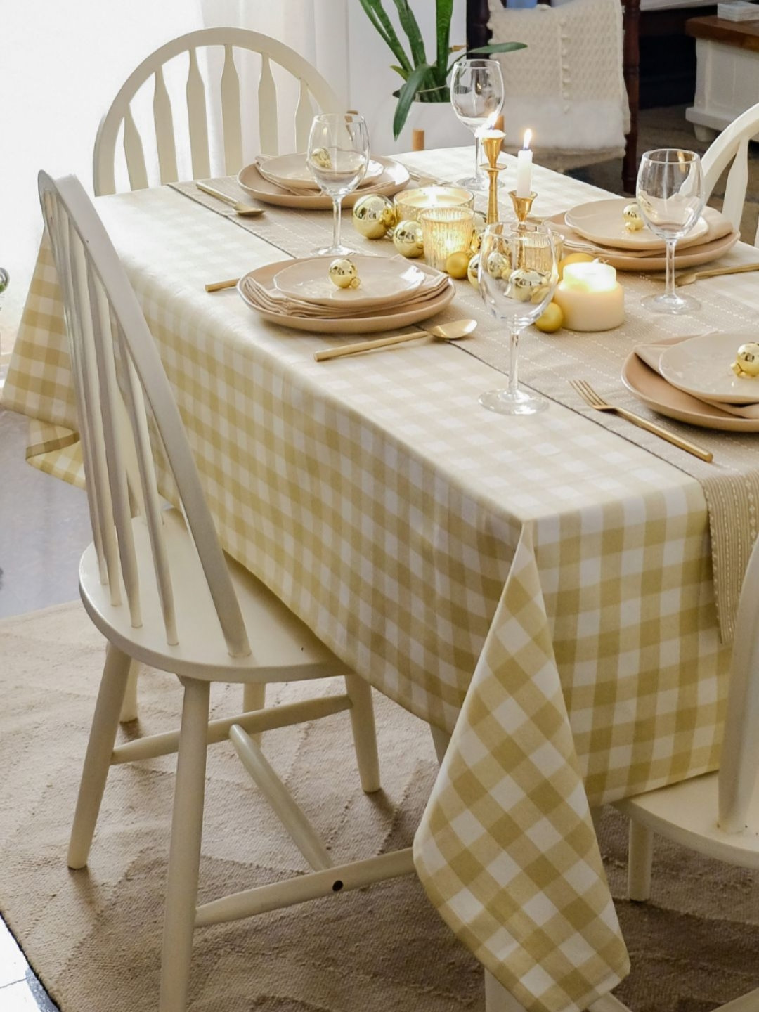 The Yard House Farmhouse Beige Anti-Slip Wipeable Cotton Printed 8-Seater Table Cover