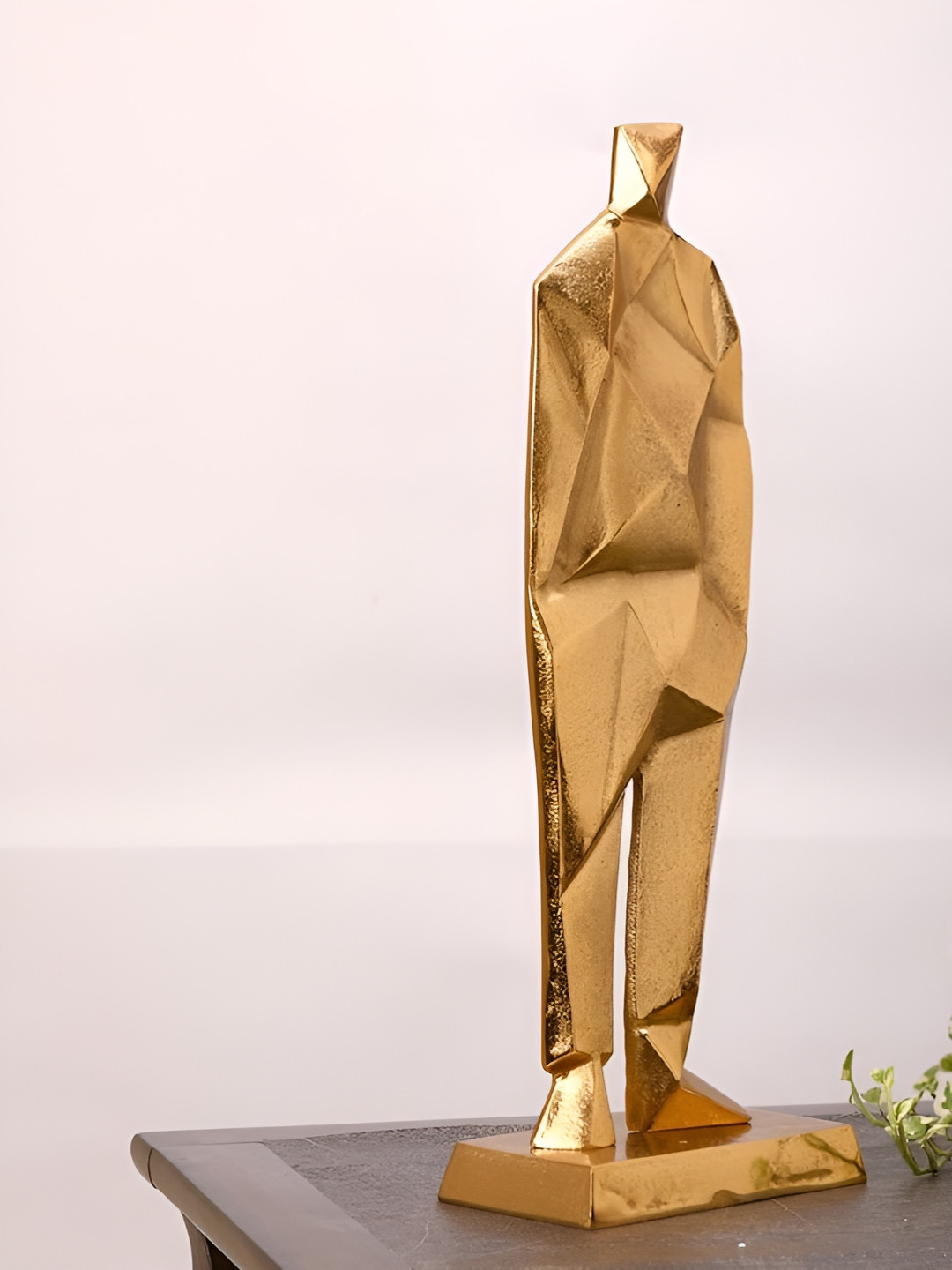 Decor de Maison Gold-Toned The Dreamer Showpiece