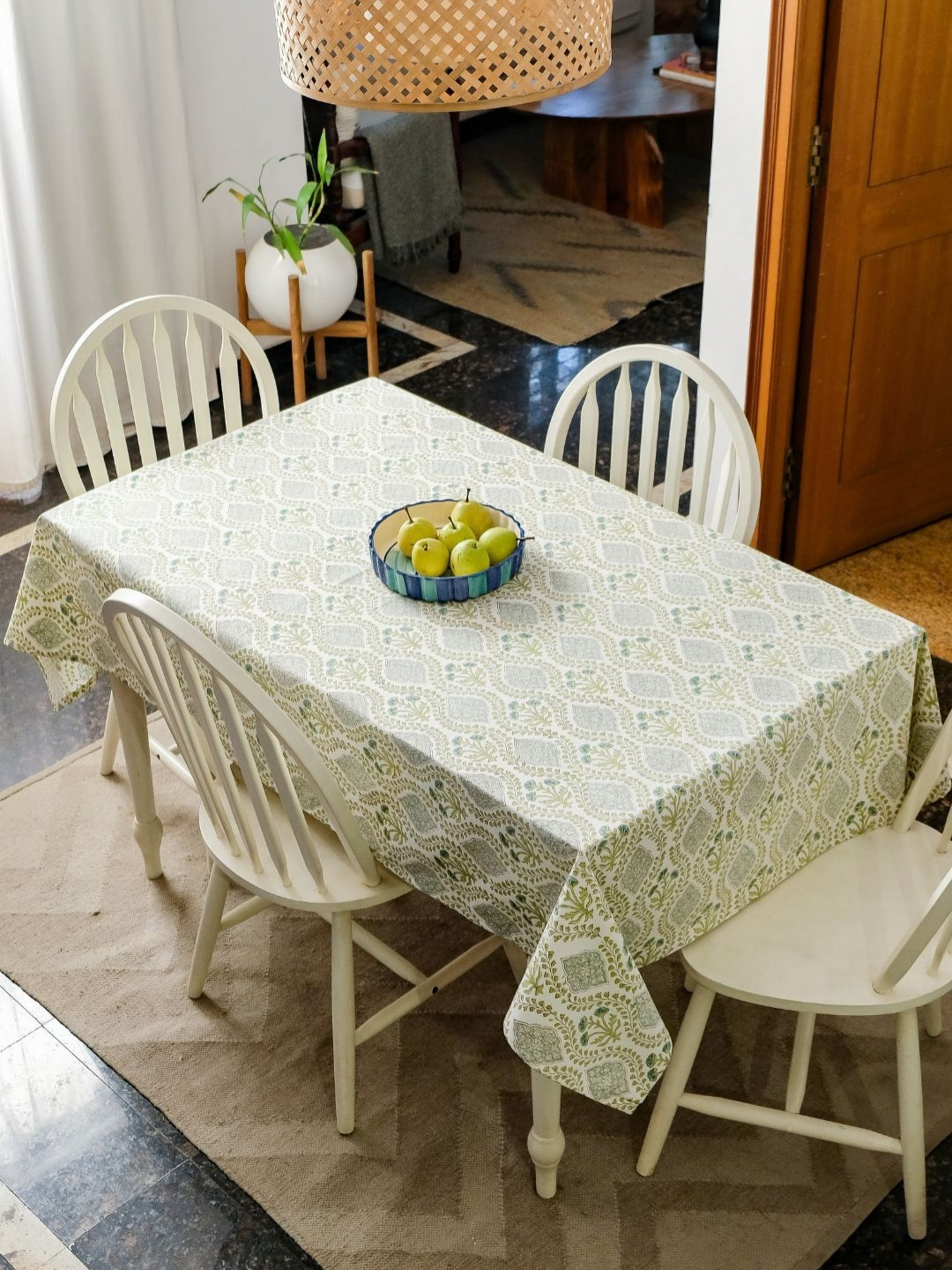 The Yard House Riverside Anti-Slip Wipeable Cotton Printed Rectangle 6-Seater Table Cover