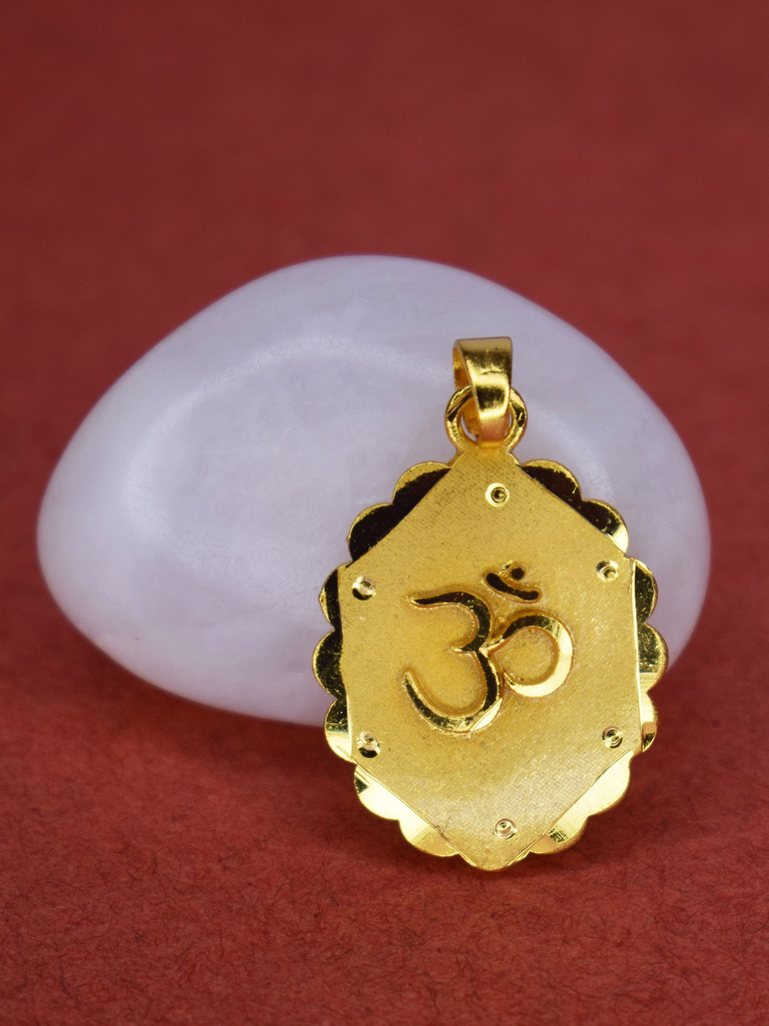 Anshenterpris Gold-Plated OM Pendants With Chains