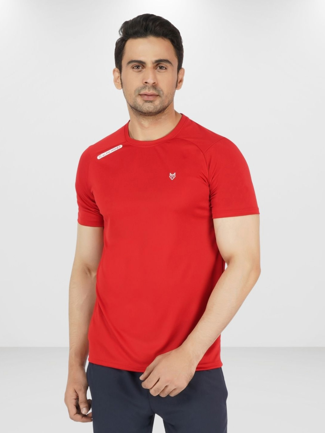 Body Mechanics Men Solid Round Neck Muscle Fit T-shirt