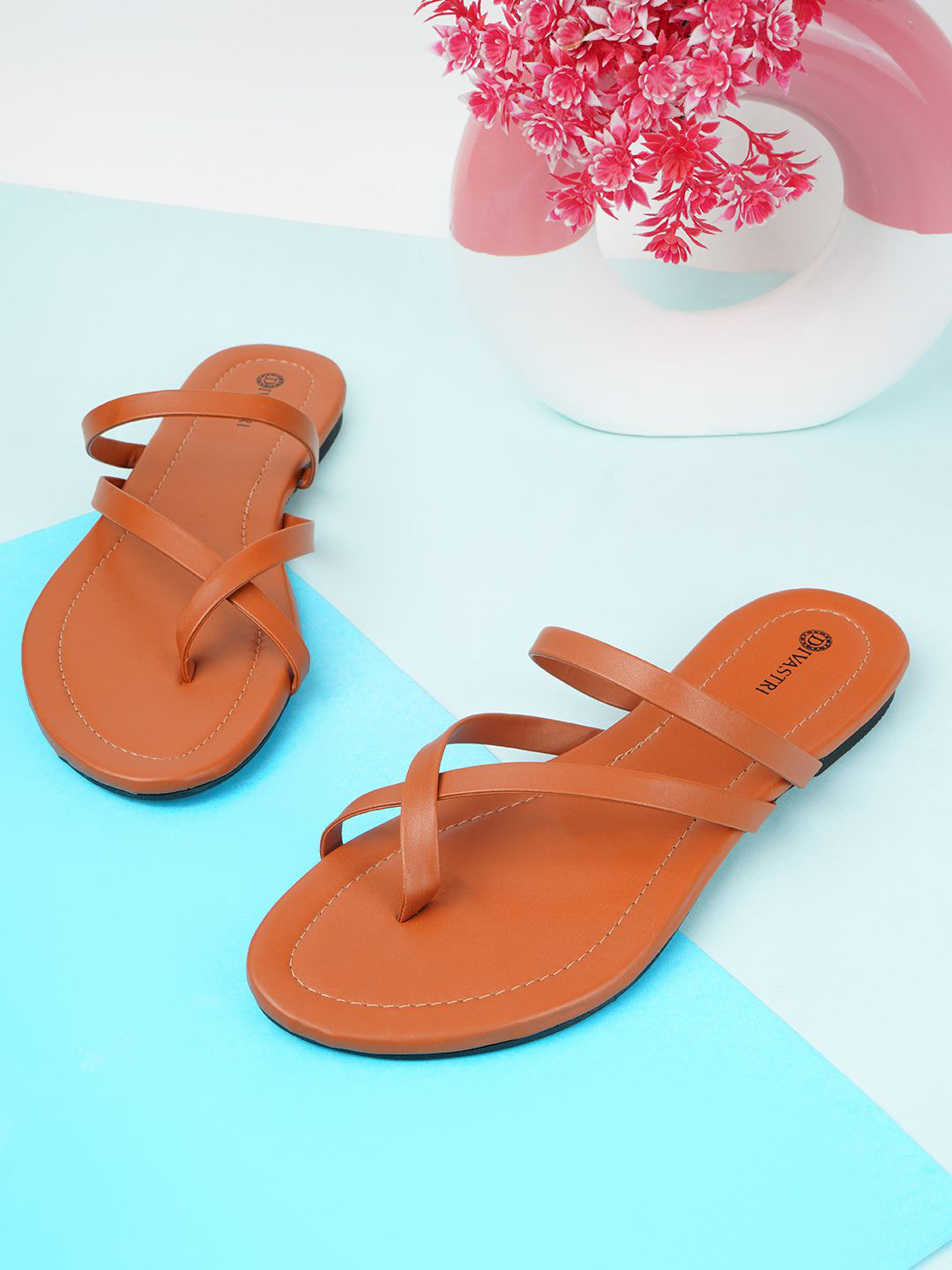 DIVASTRI Women Solid Strappy One Toe Flats
