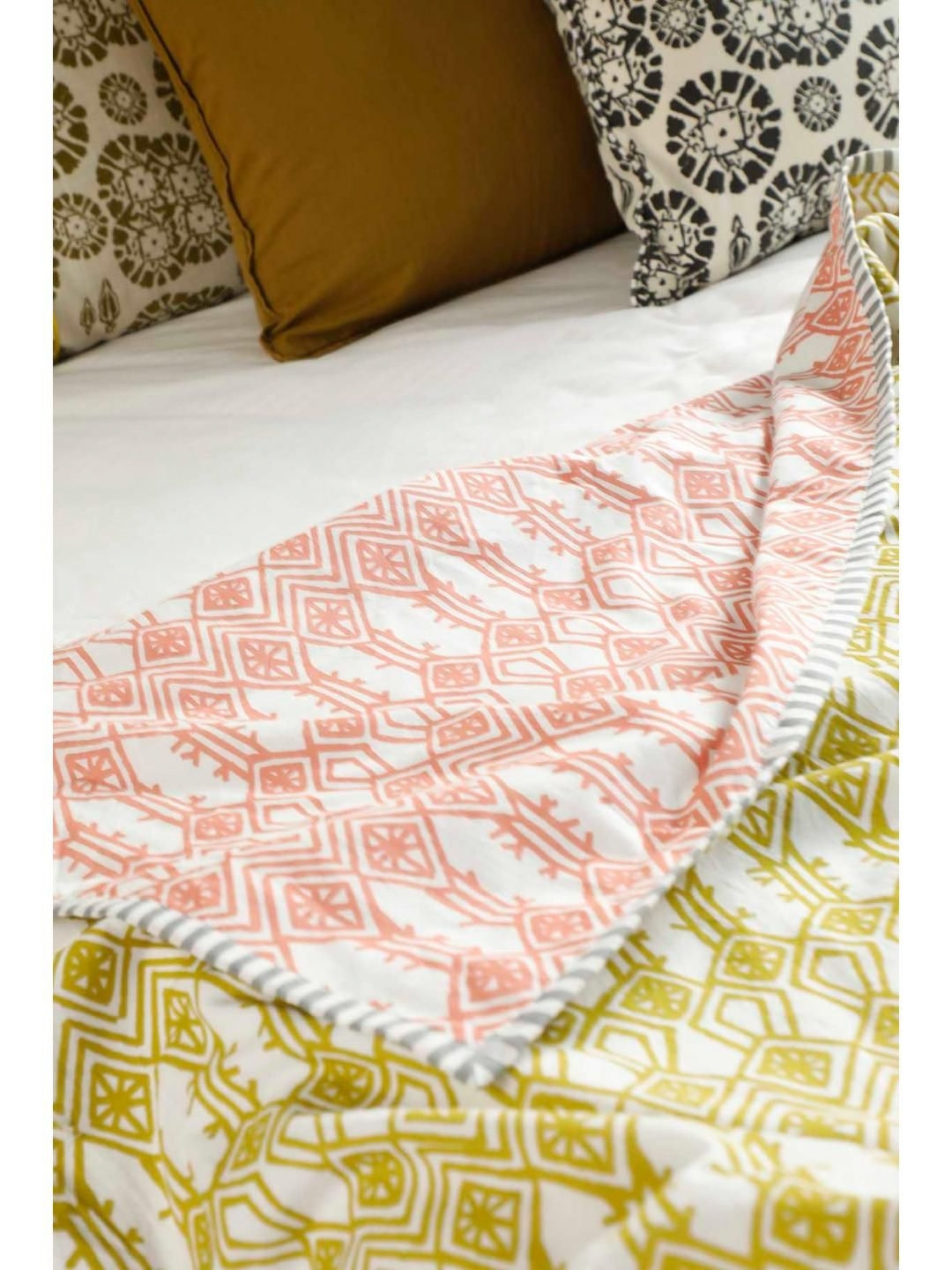 FREEDOM TREE Lime Green & White Geometric Printed Cotton AC Room Double Bed Dohar