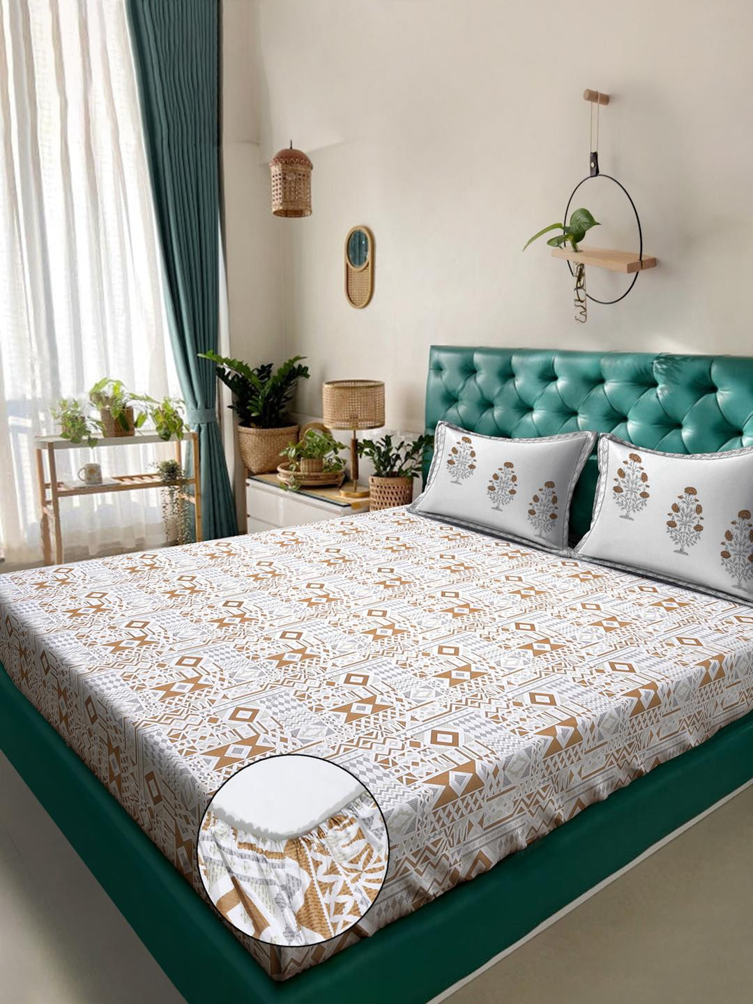 KLOTTHE Mustard & White Geometric 400 TC King Bedsheet with 2 Pillow Covers