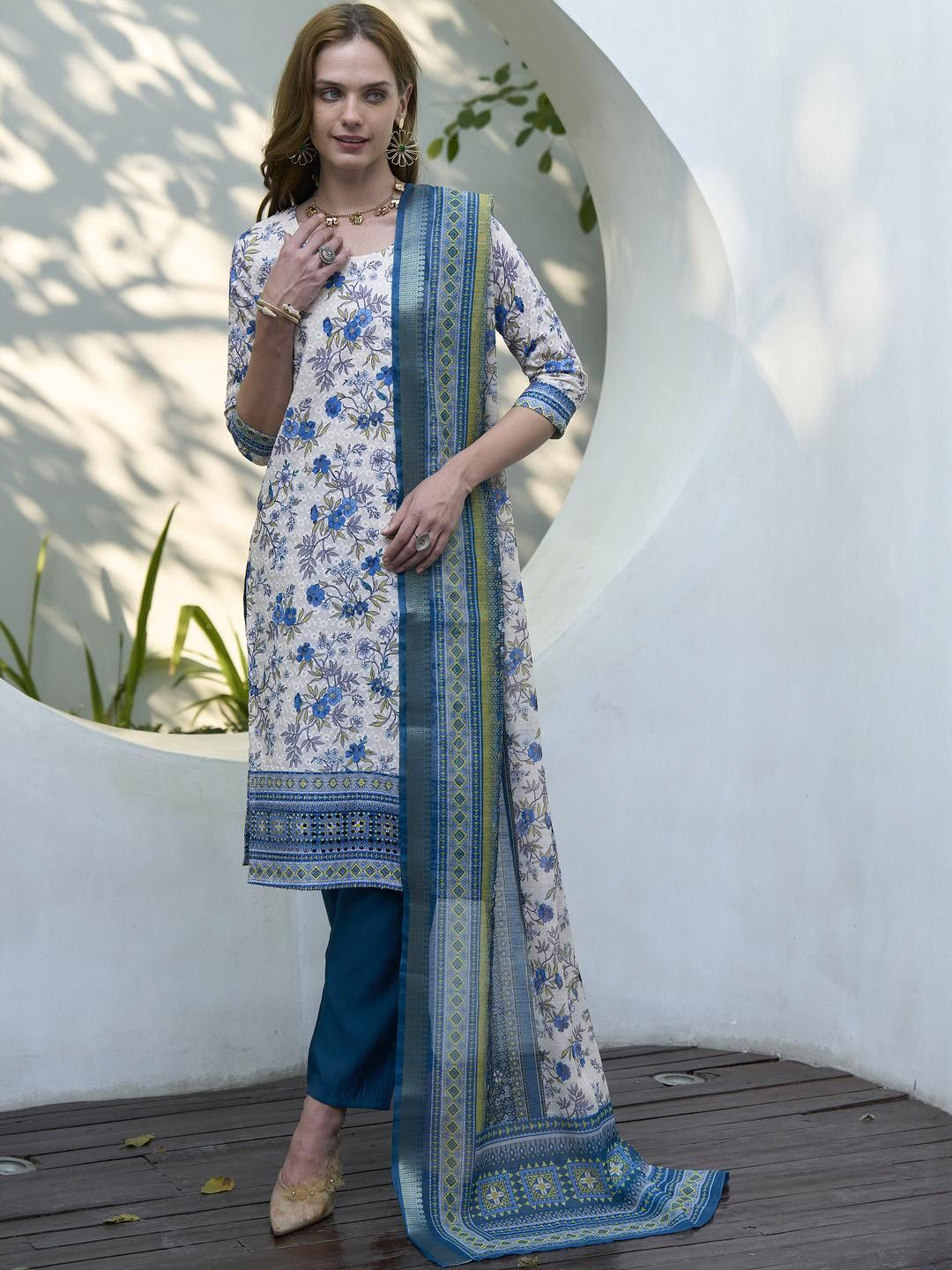 Women Floral Printed Cotton Kurti with Trousers & Dupatta